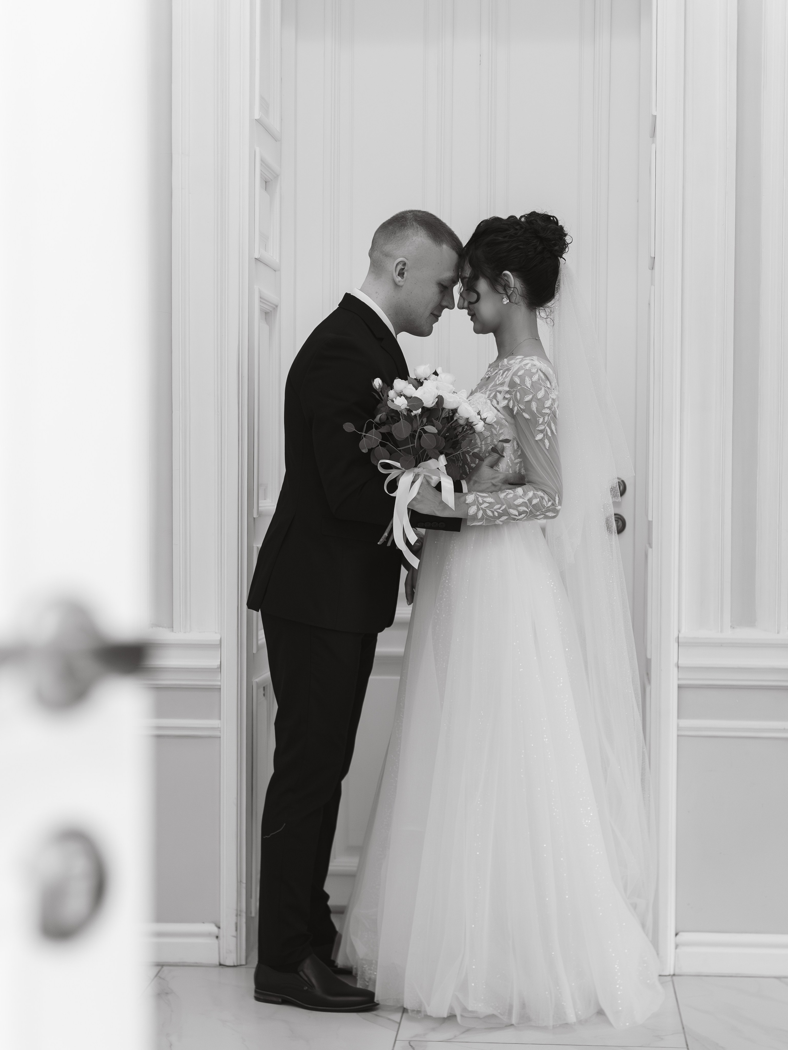 Свадебная фотосессия в загсе. Фотограф из Екатеринбурга Алена Мусалимова