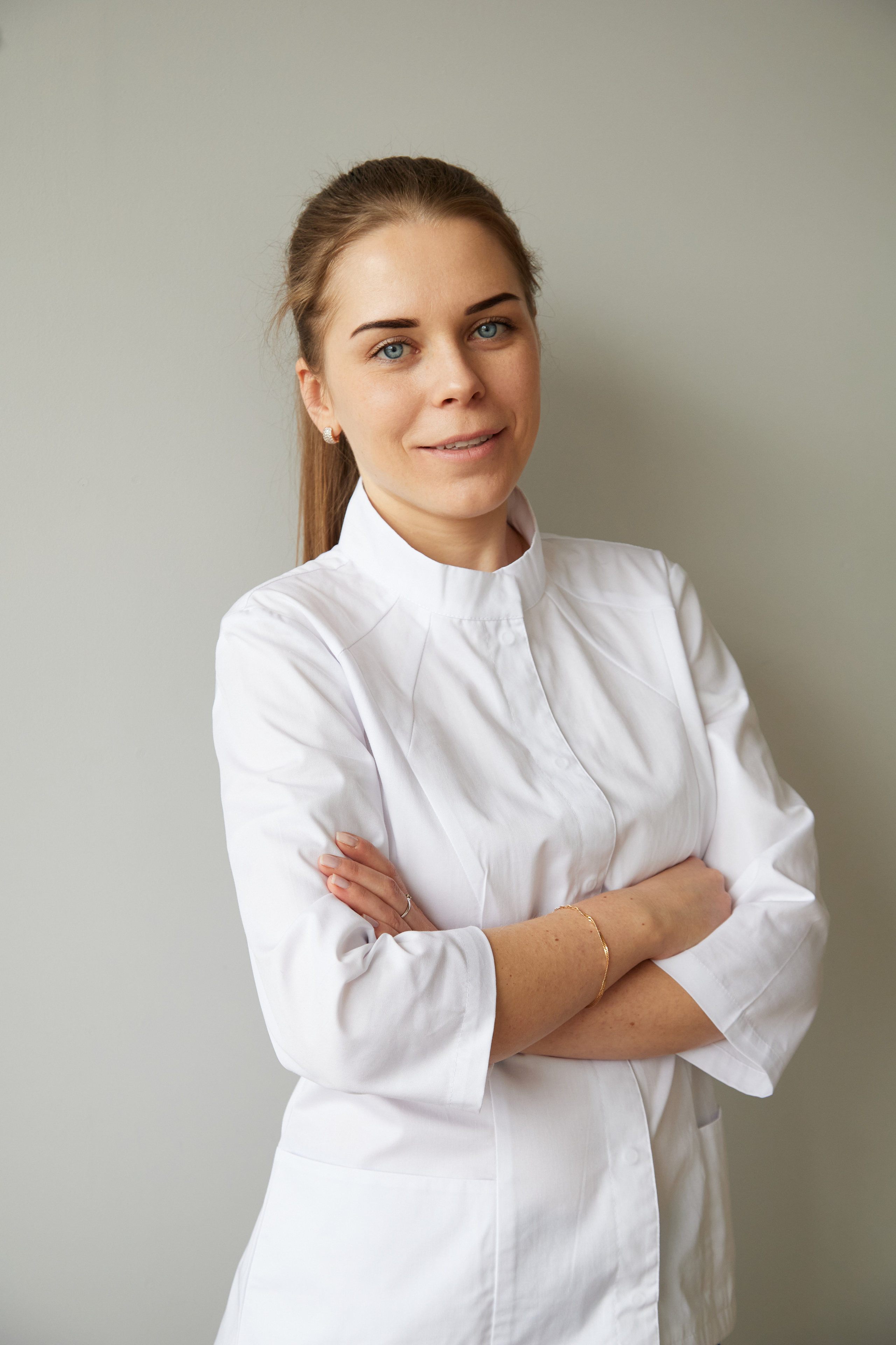 Косметолог Наталья фото для блога в студии. Photographer Victoria Romanova