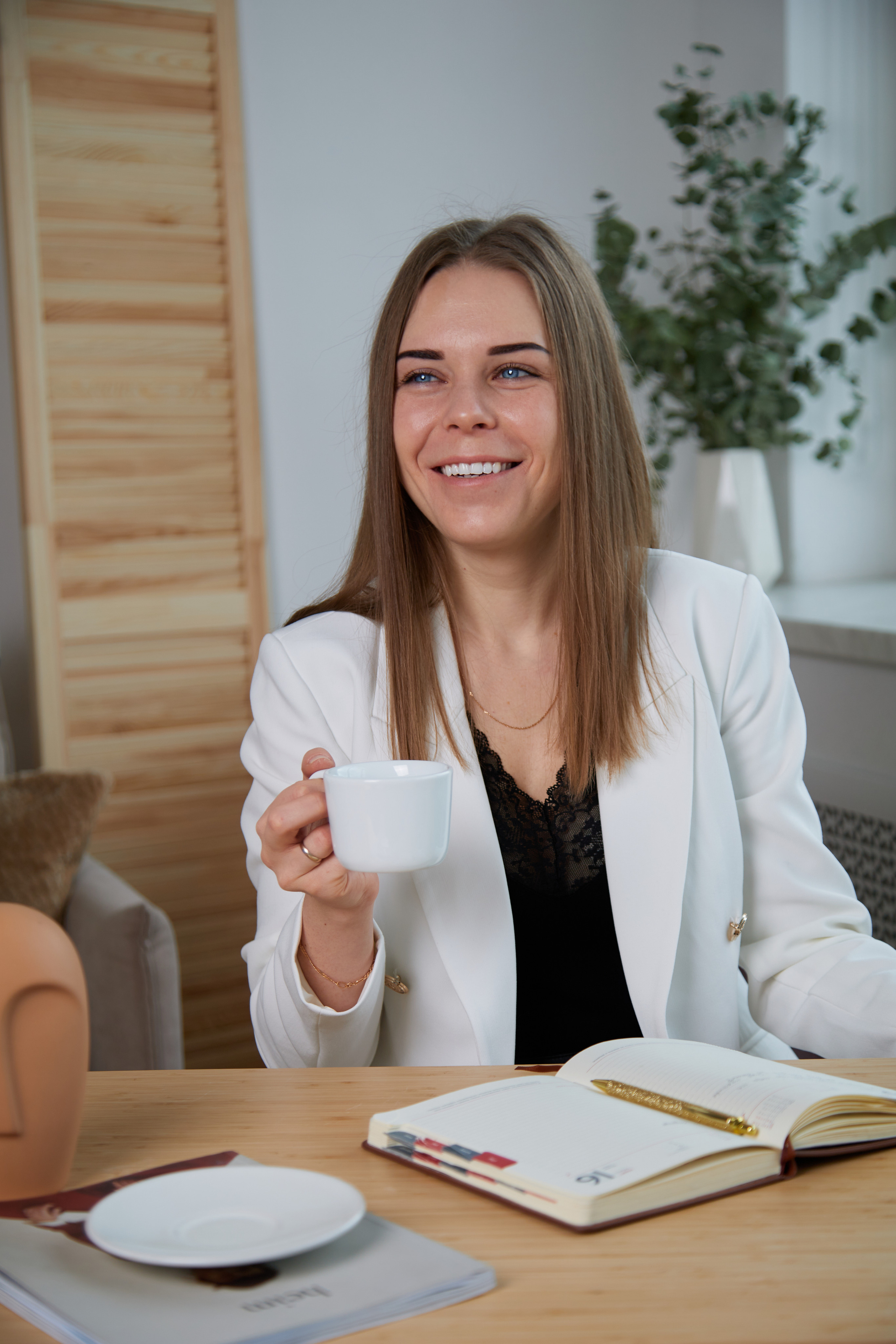 Косметолог Наталья фото для блога в студии. Photographer Victoria Romanova