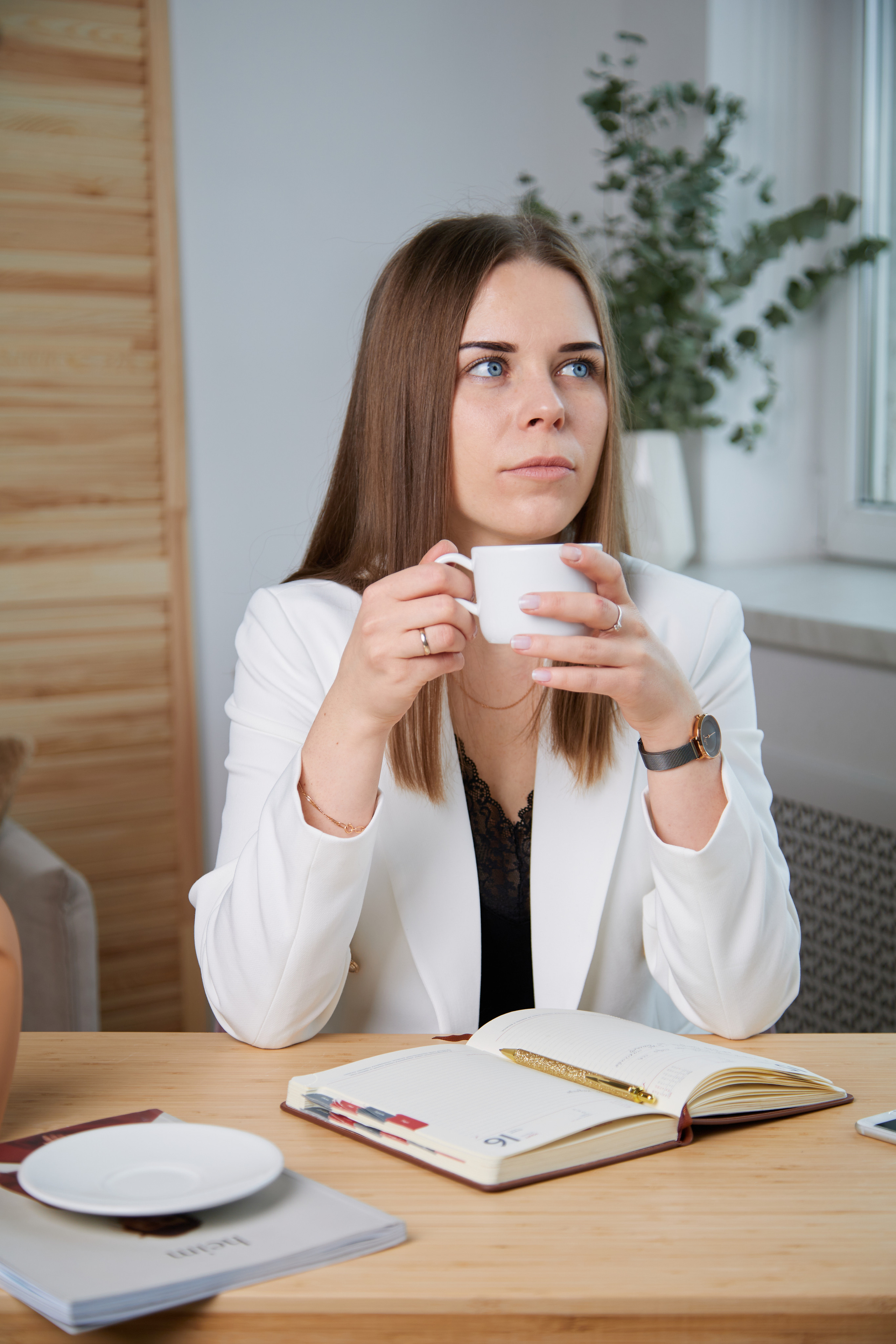 Косметолог Наталья фото для блога в студии. Photographer Victoria Romanova