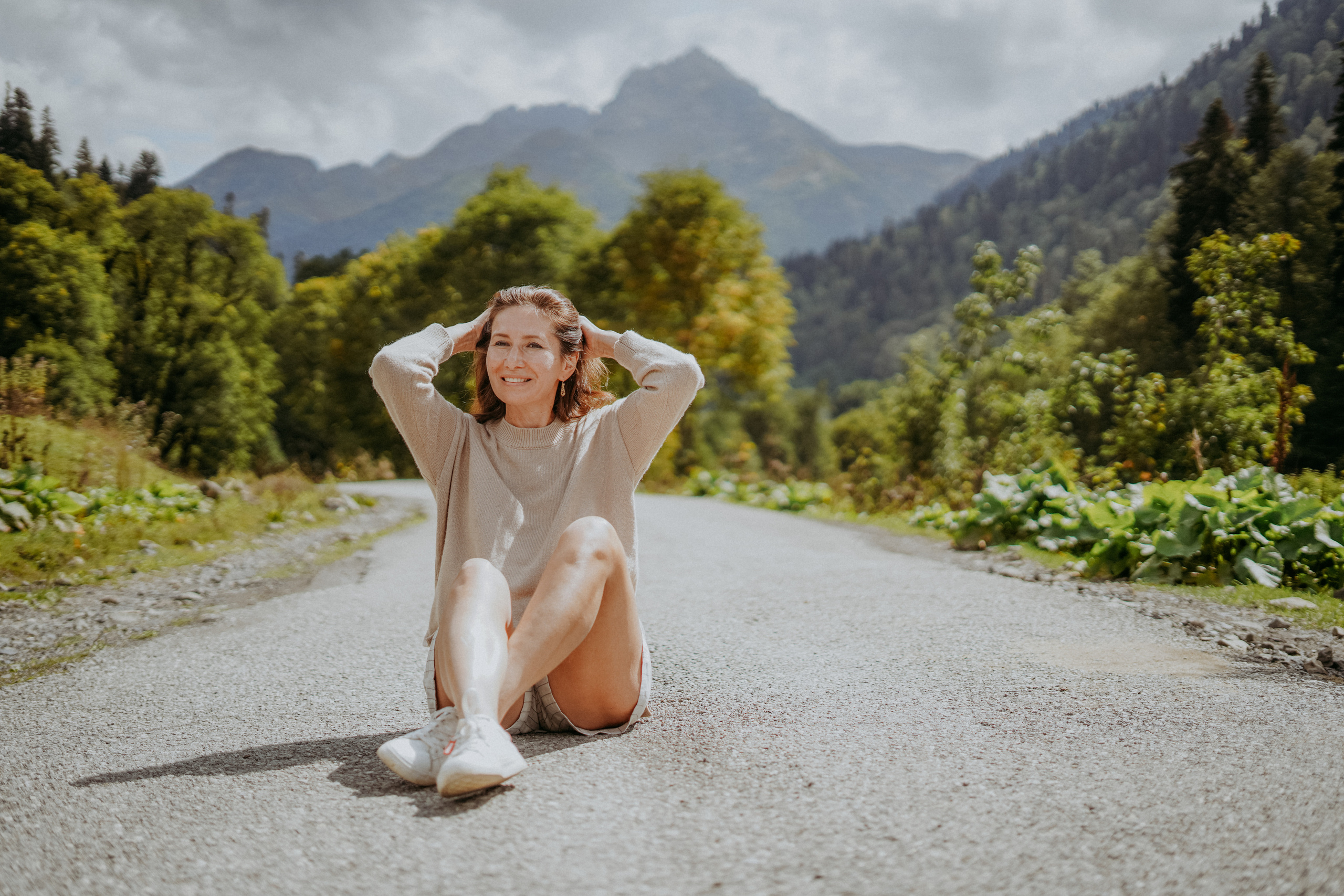 АБХАЗИЯ. ПИКНИК НА АЛЬПИЙСКИХ ЛУГАХ. Фотограф в Сочи и Абхазии | Фототуры | September Air