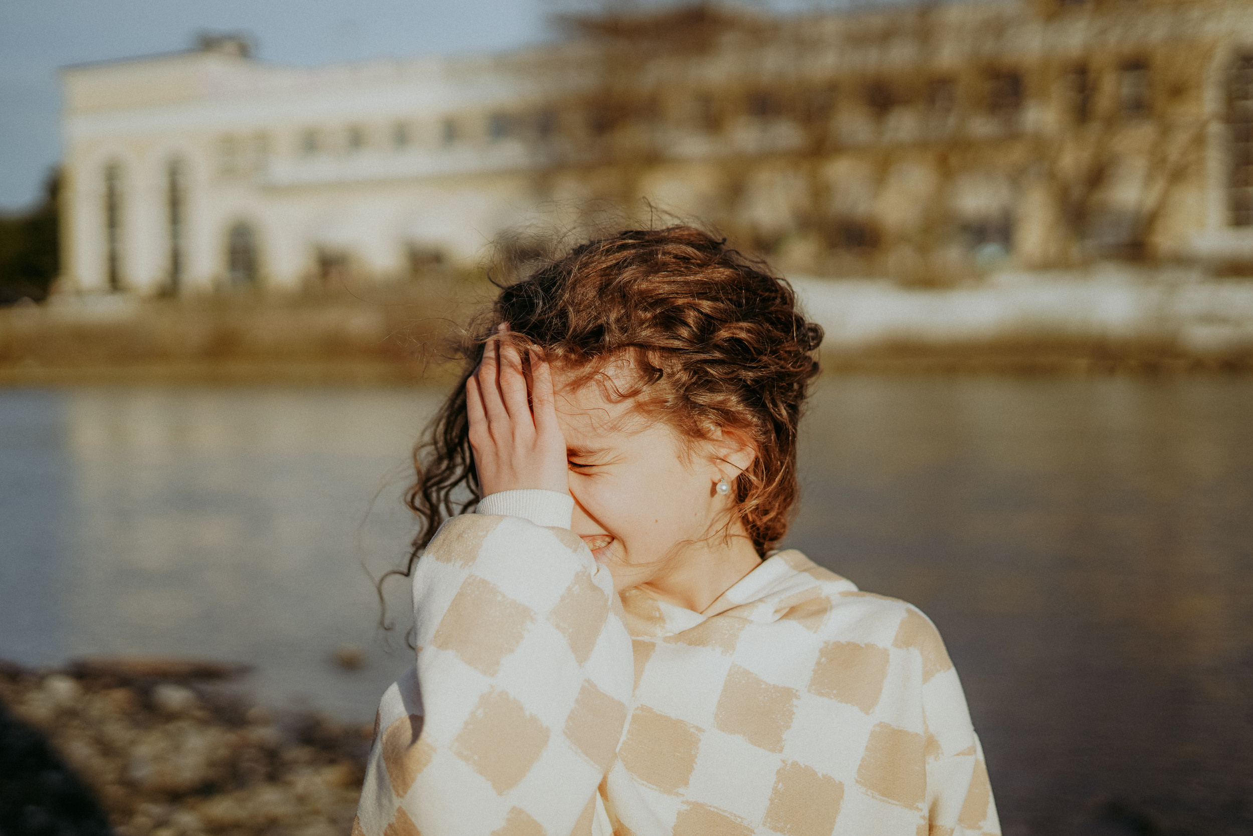 Светлана, Пётр, Ульяна и Маруся. Январская прогулка по пляжу Ривьера. Фотограф в Сочи и Абхазии | Фототуры | September Air