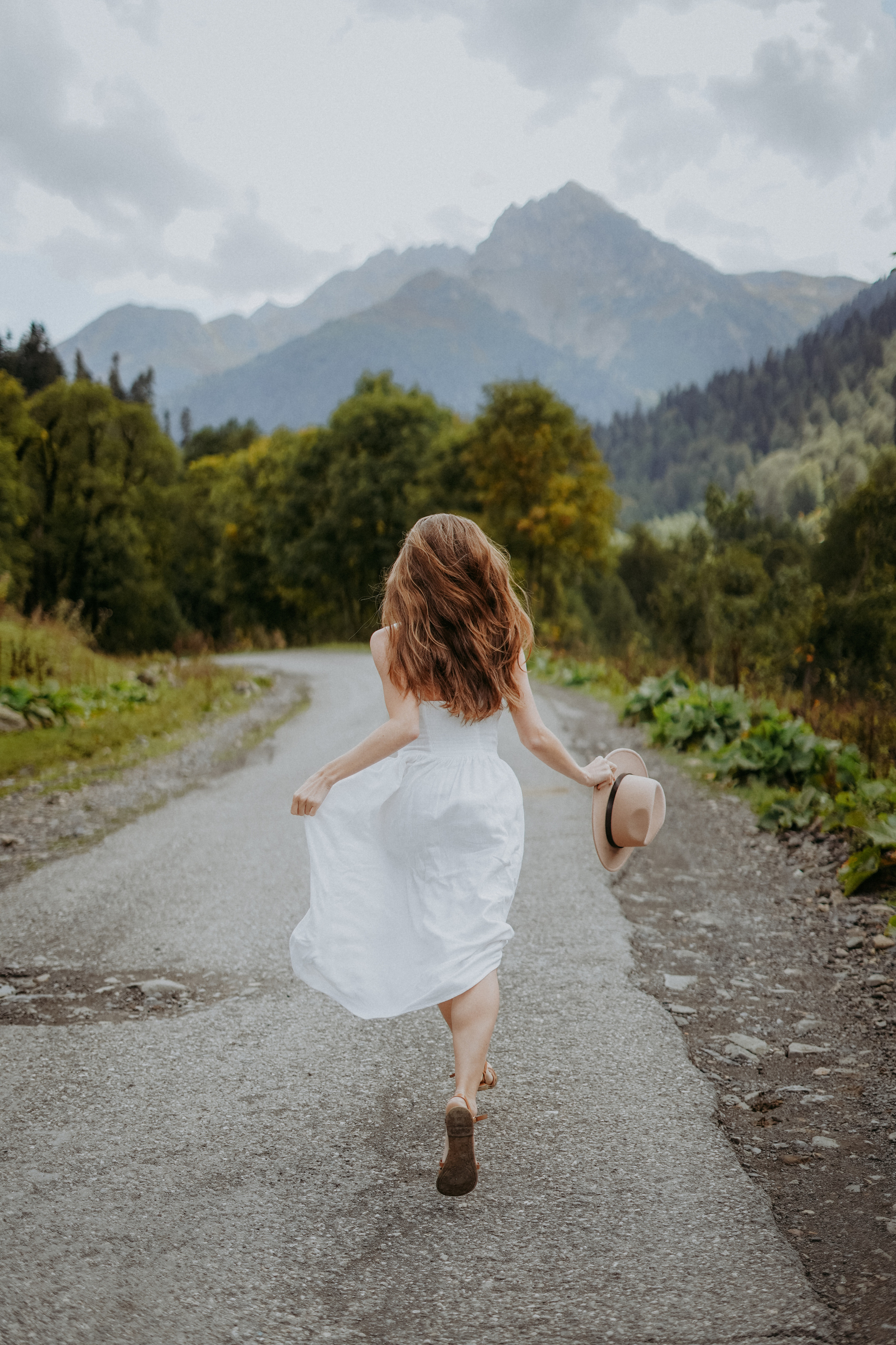 АБХАЗИЯ. ПИКНИК НА АЛЬПИЙСКИХ ЛУГАХ. Фотограф в Сочи и Абхазии | Фототуры | September Air