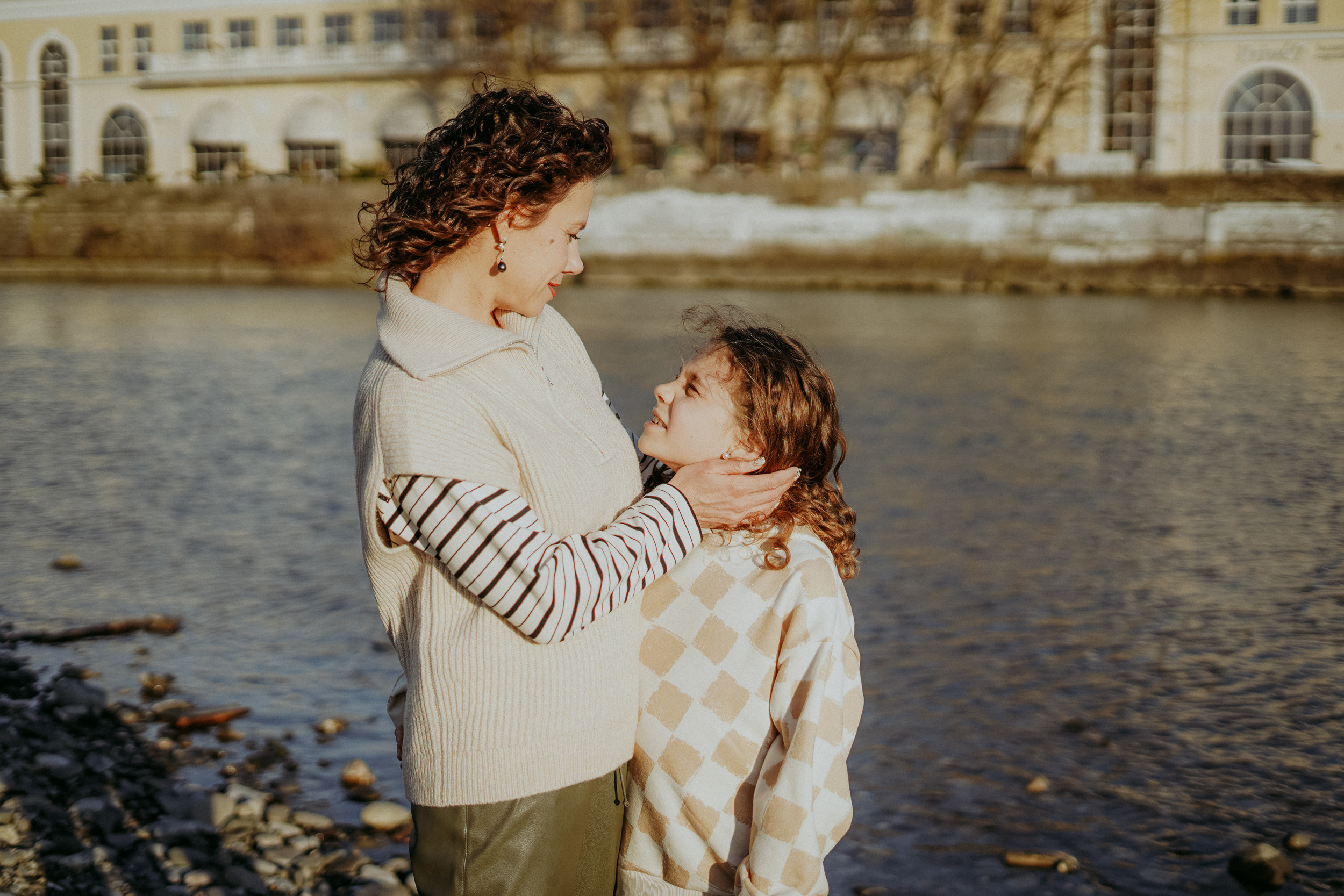 Светлана, Пётр, Ульяна и Маруся. Январская прогулка по пляжу Ривьера. Фотограф в Сочи и Абхазии | Фототуры | September Air