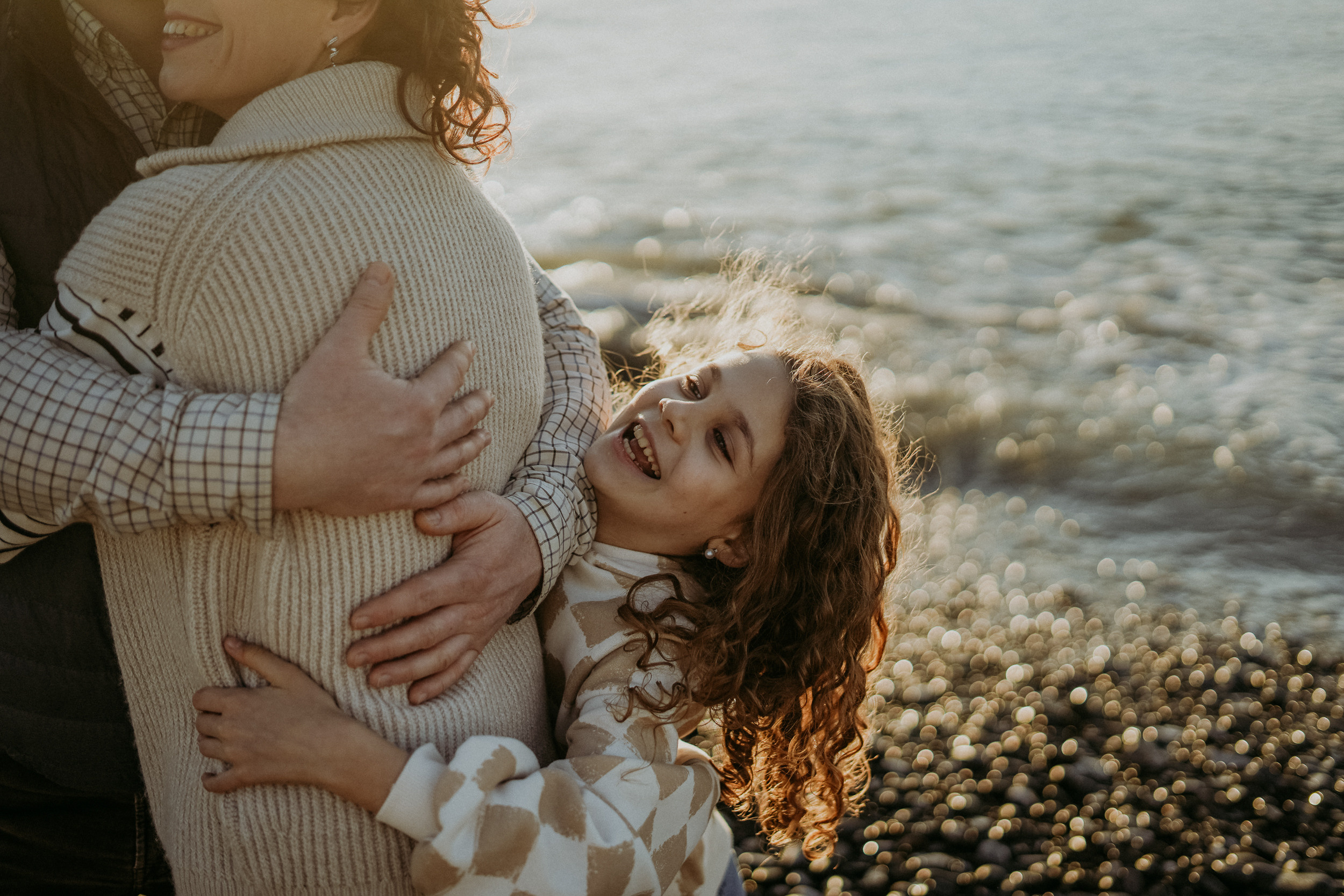 Светлана, Пётр, Ульяна и Маруся. Январская прогулка по пляжу Ривьера. Фотограф в Сочи и Абхазии | Фототуры | September Air