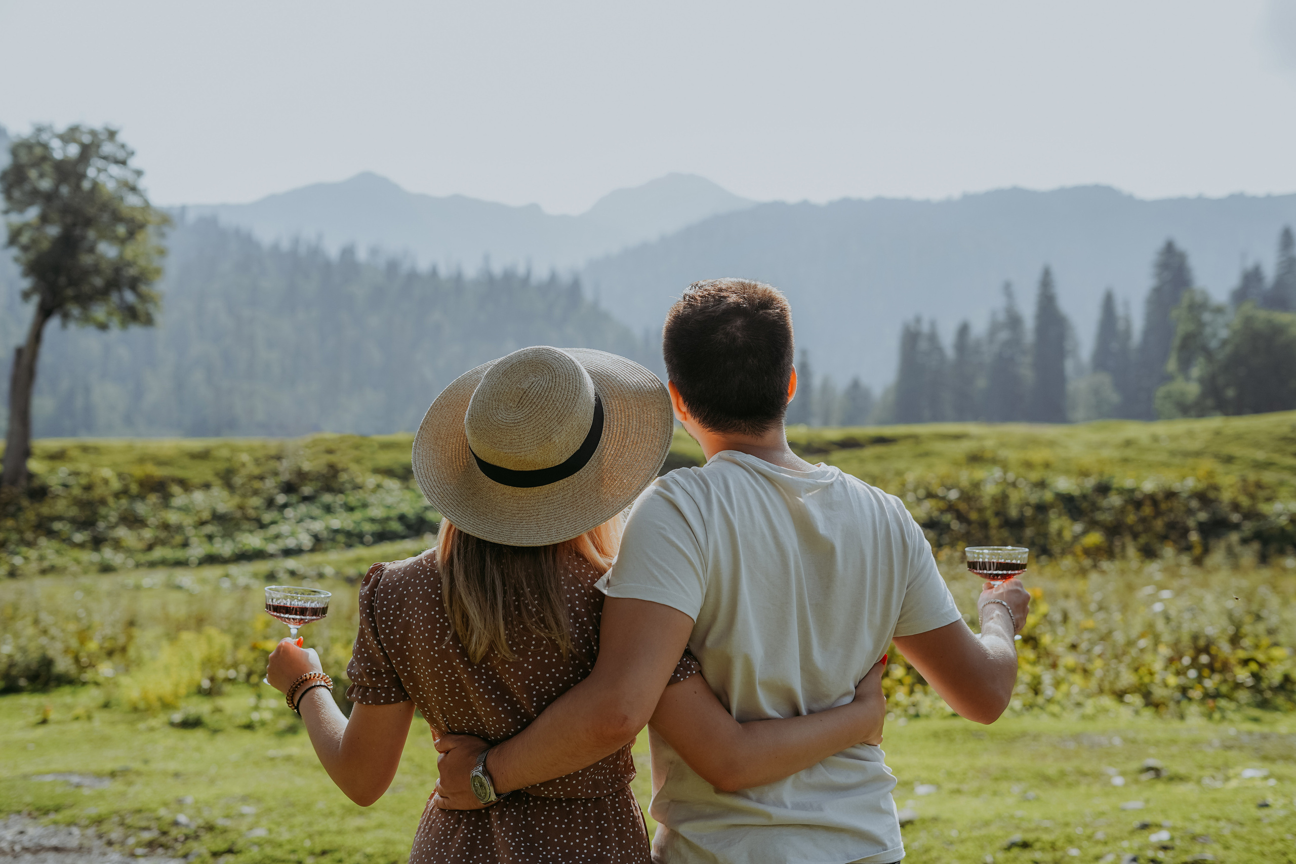 АБХАЗИЯ. ПИКНИК НА АЛЬПИЙСКИХ ЛУГАХ. Фотограф в Сочи и Абхазии | Фототуры | September Air