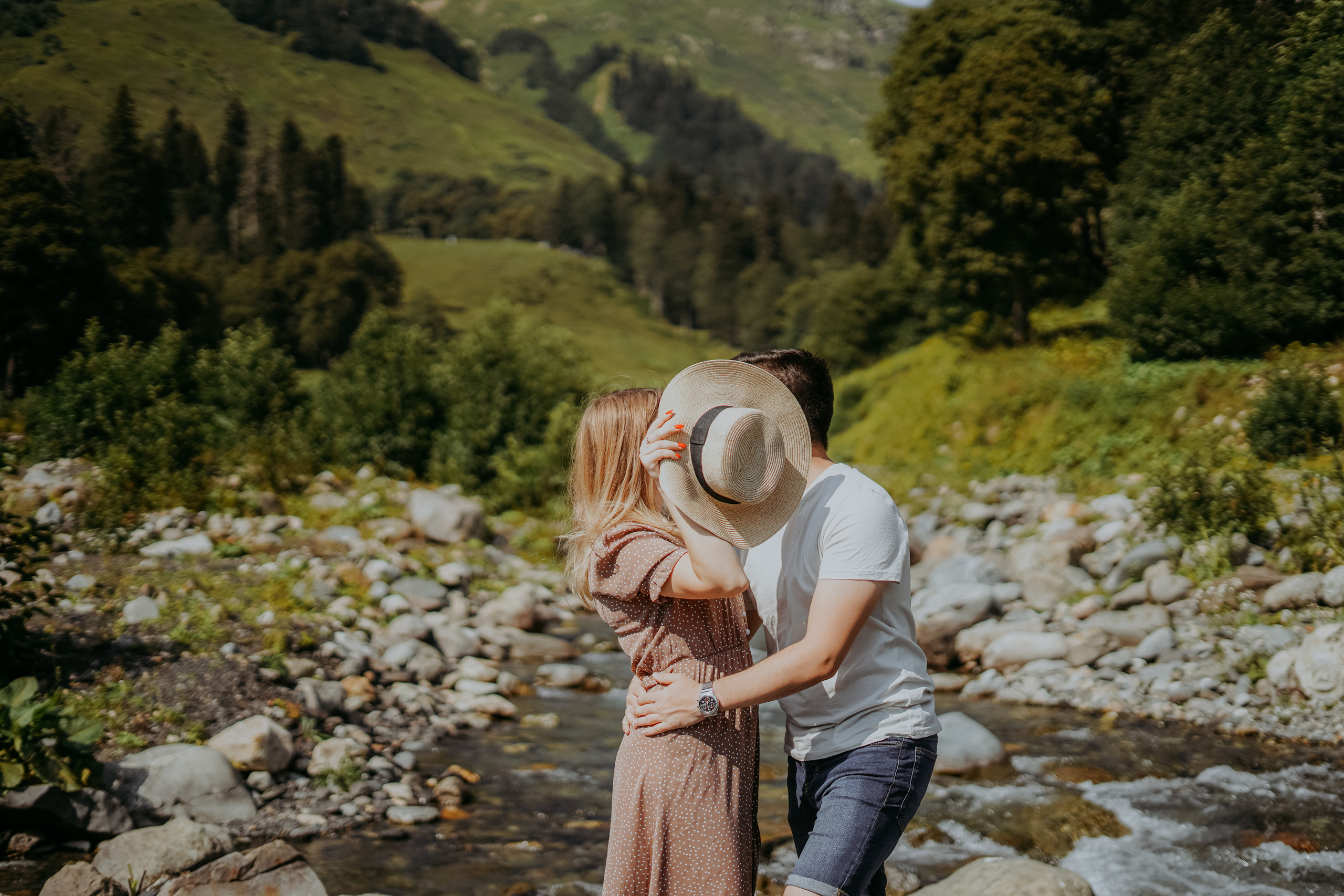 АБХАЗИЯ. ПИКНИК НА АЛЬПИЙСКИХ ЛУГАХ. Фотограф в Сочи и Абхазии | Фототуры | September Air