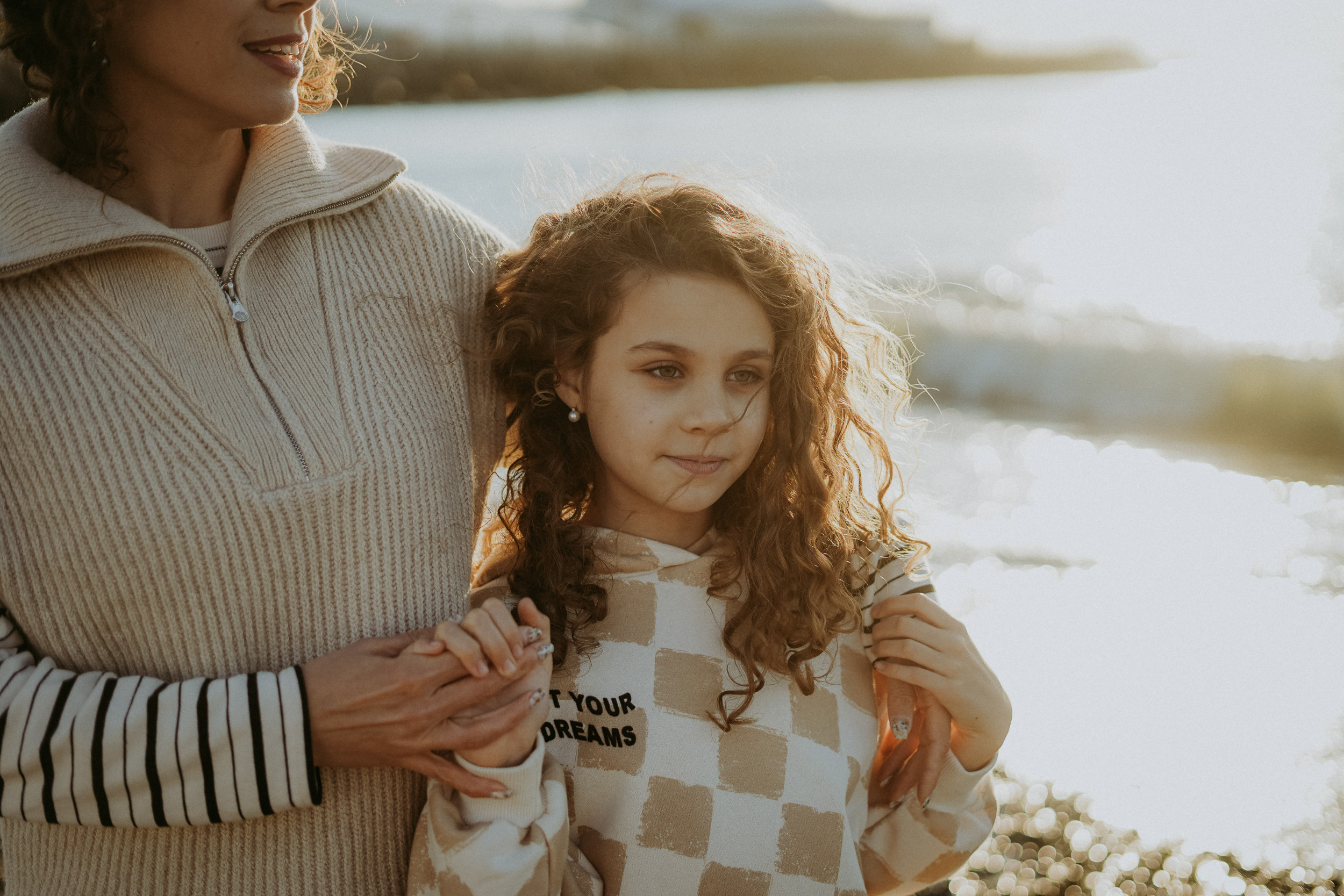 Светлана, Пётр, Ульяна и Маруся. Январская прогулка по пляжу Ривьера. Фотограф в Сочи и Абхазии | Фототуры | September Air