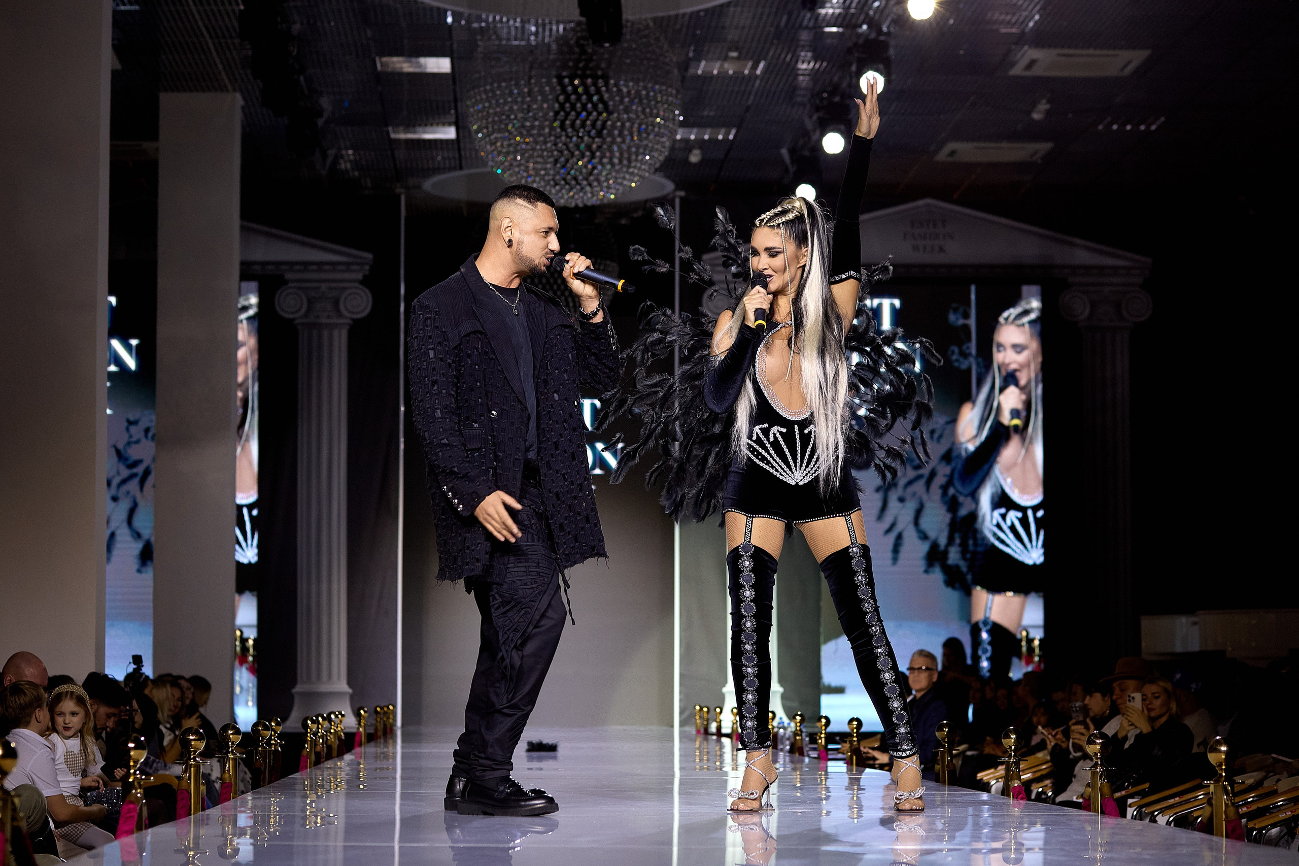 Показ в стиле Victoria's Secret | Ювелирная неделя моды «Эстет»