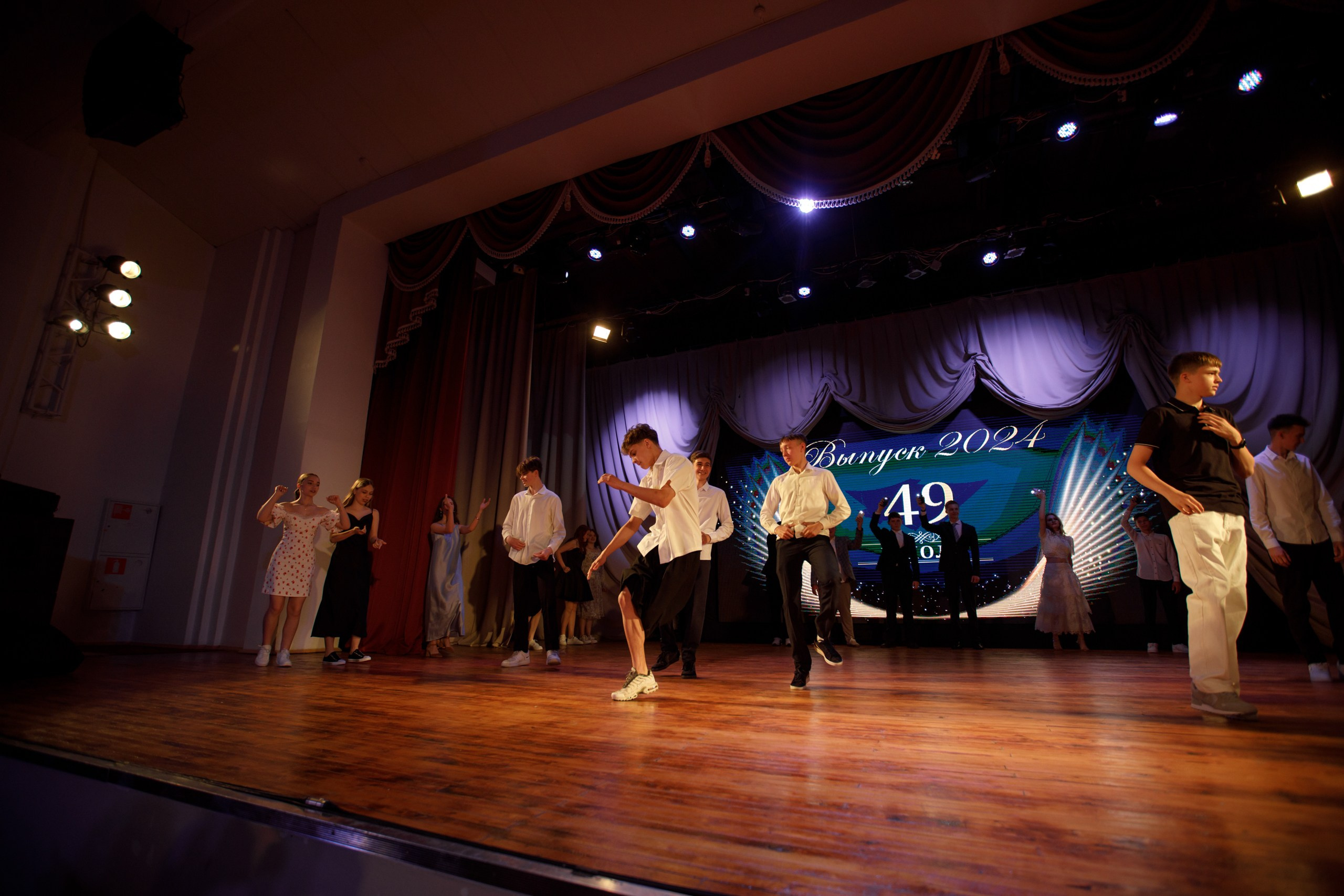 Вручение аттестатов. Свадебный фотограф в Ярославле Анастасия Архипова