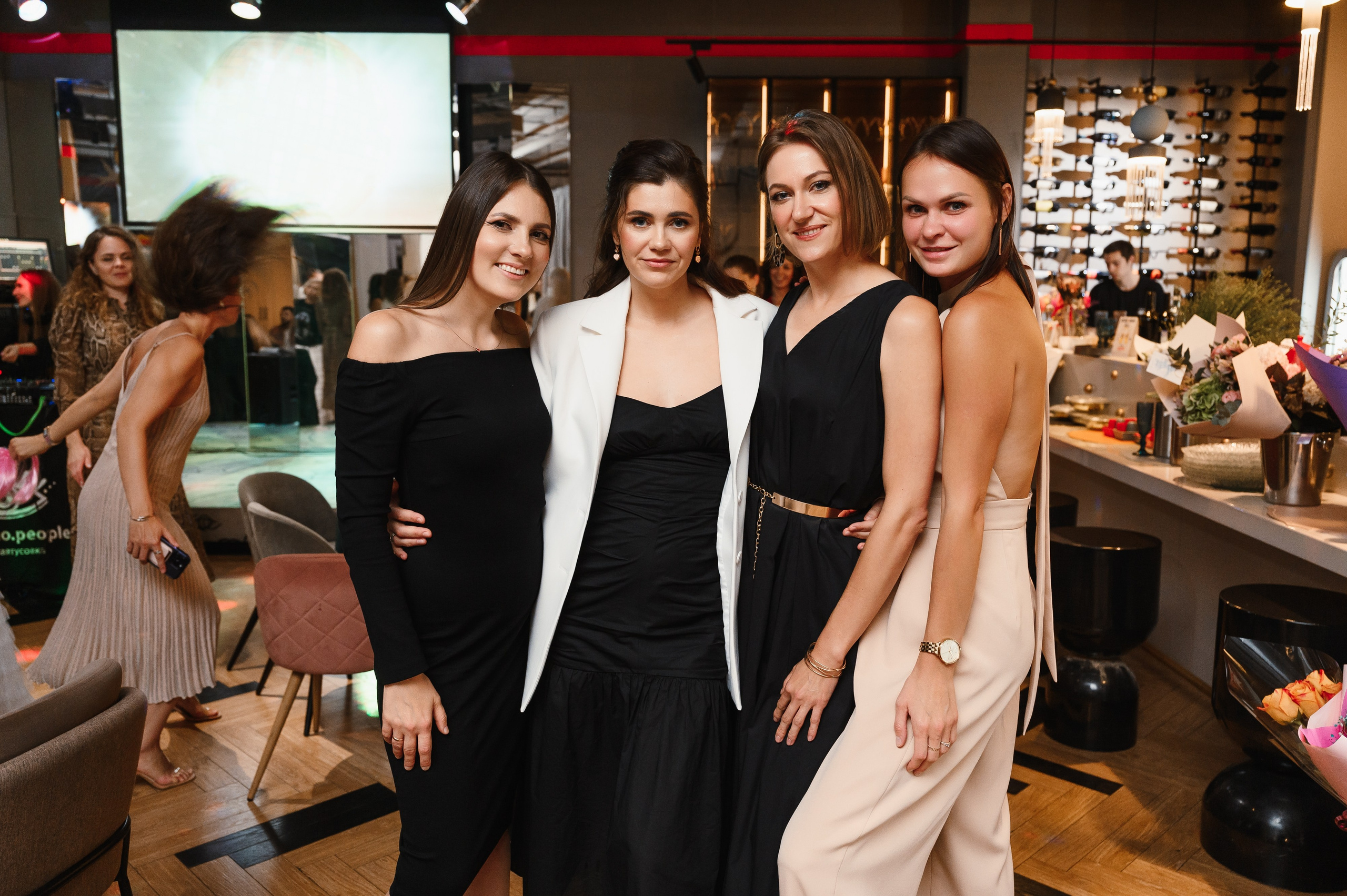 День рождения в формате выступления. Wedding and family photographer USA