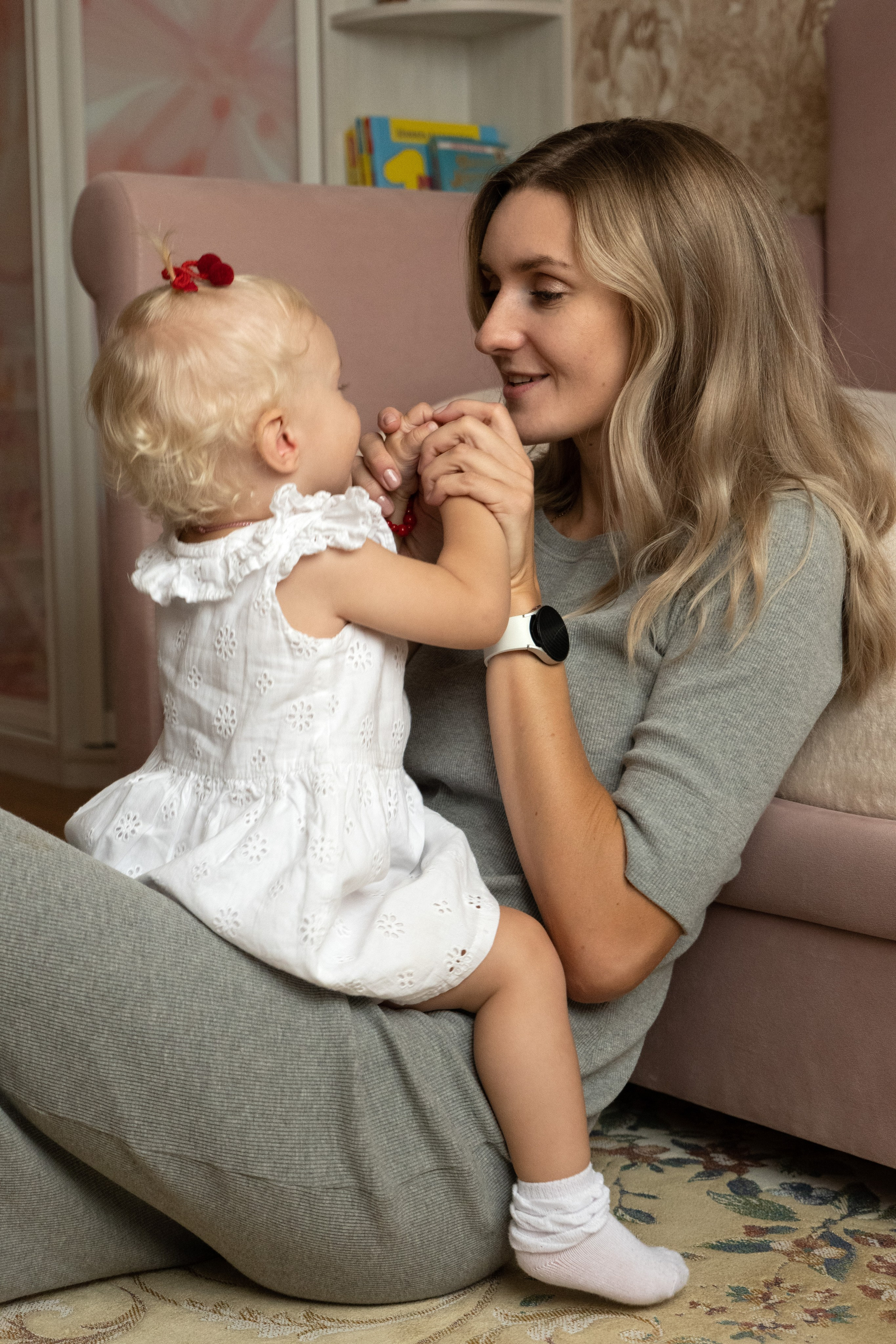 Семейная фотосессия дома. Фотограф видеограф Ольга Василевская