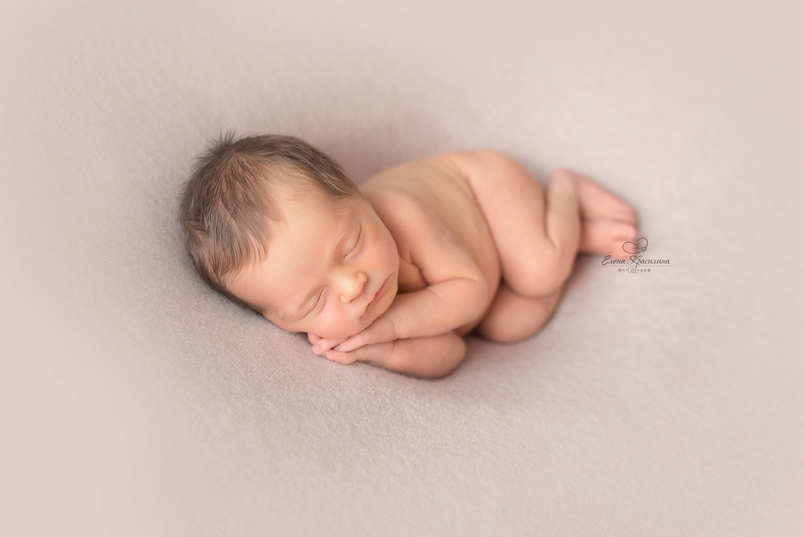 Даниил, поза на боку