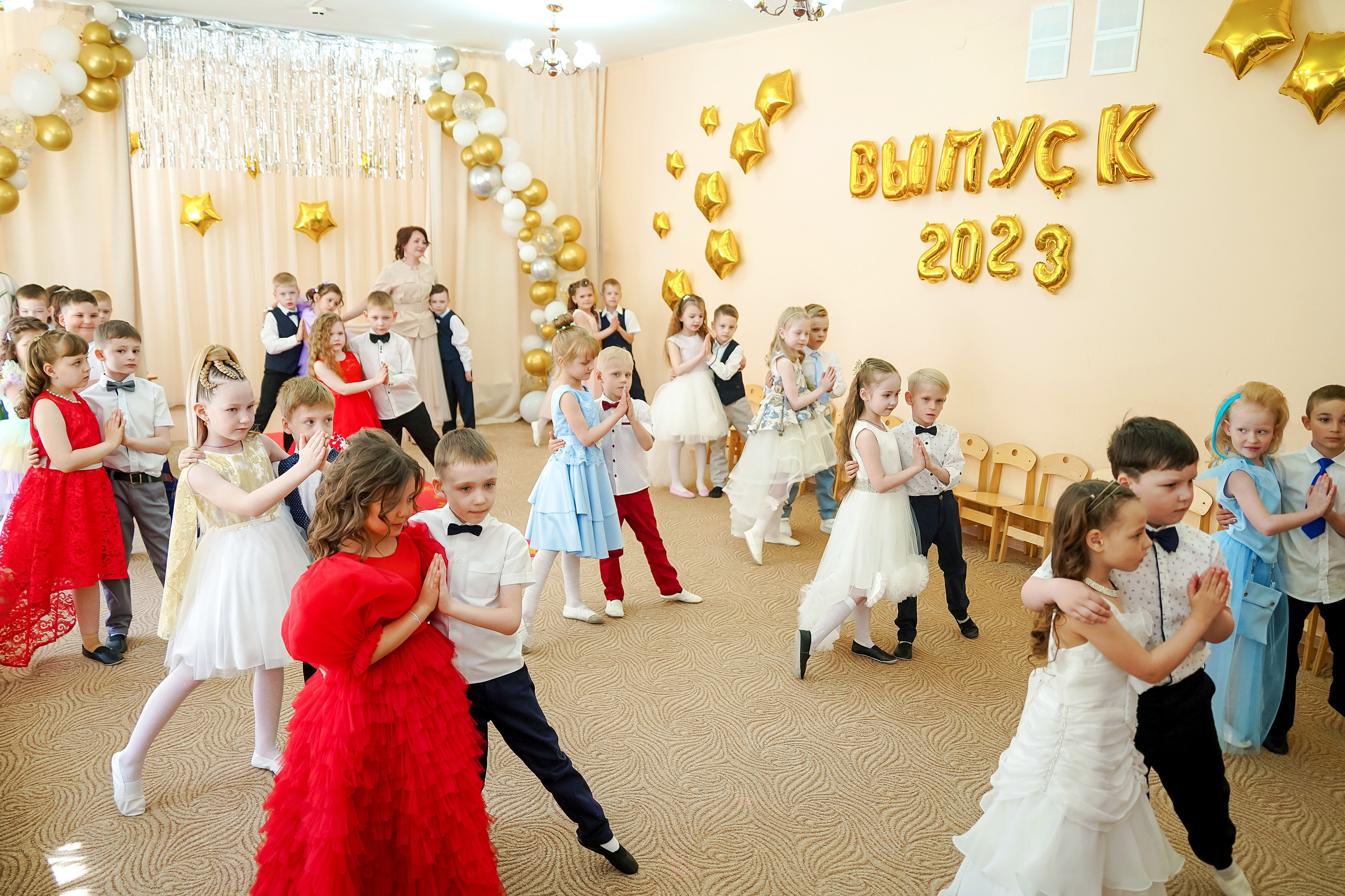 Фотосъемка видеосъёмка фотограф видеооператор новогодних утренников  в. Фотограф, видеооператор Нина Коршунова