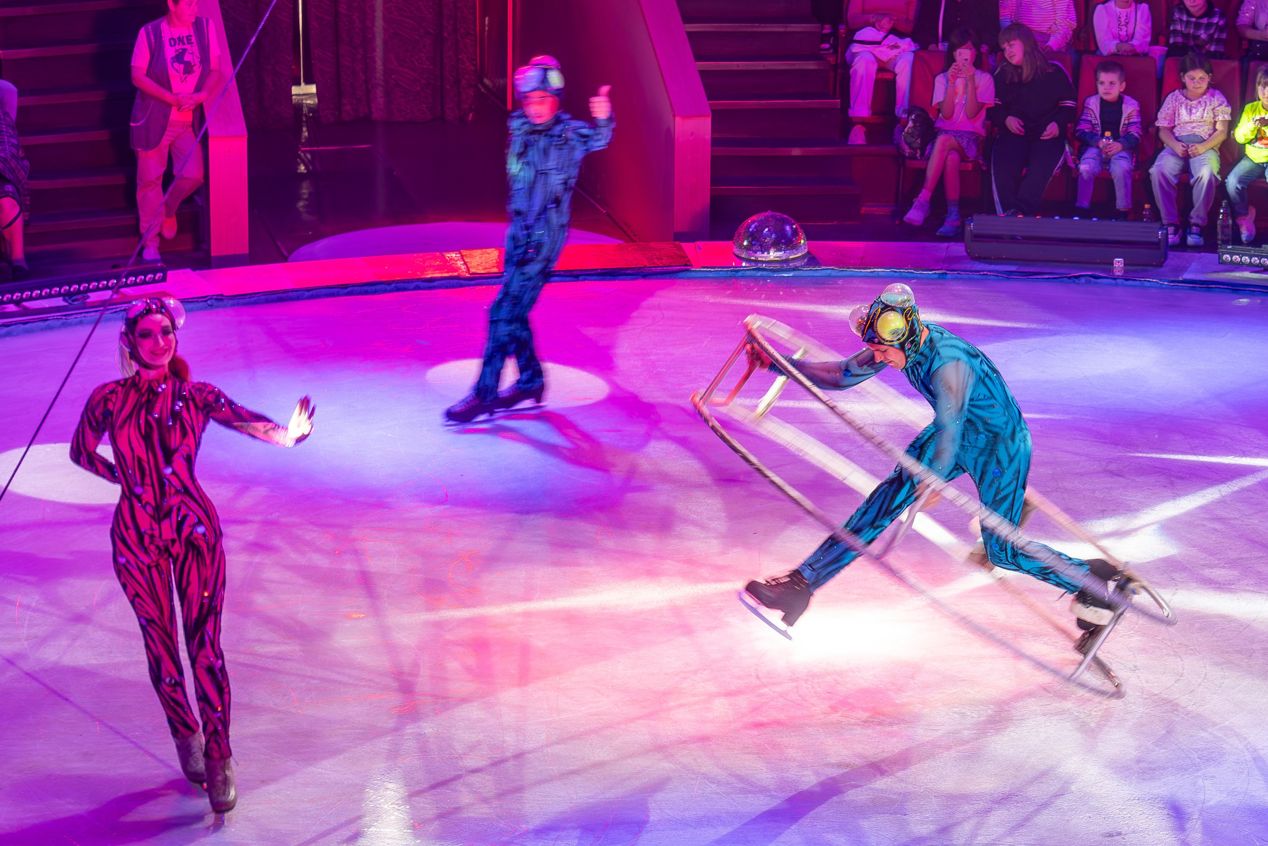 Цирк на льду «Айсберг» в Луганске. Фотограф в РФ и ЛНР Юлия Федосеева
