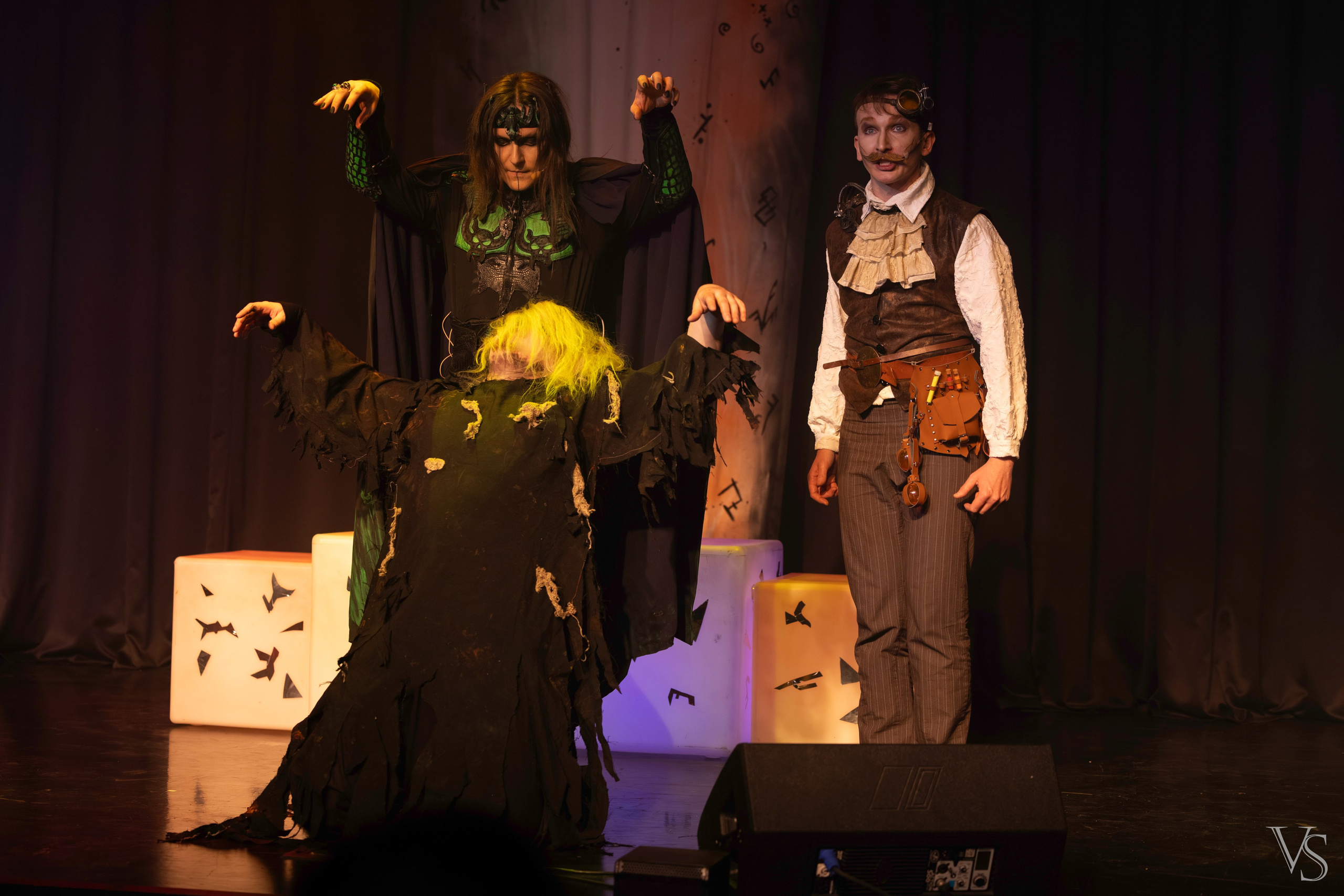 Книга стихий 25.01. Фотограф Виктор Степанов