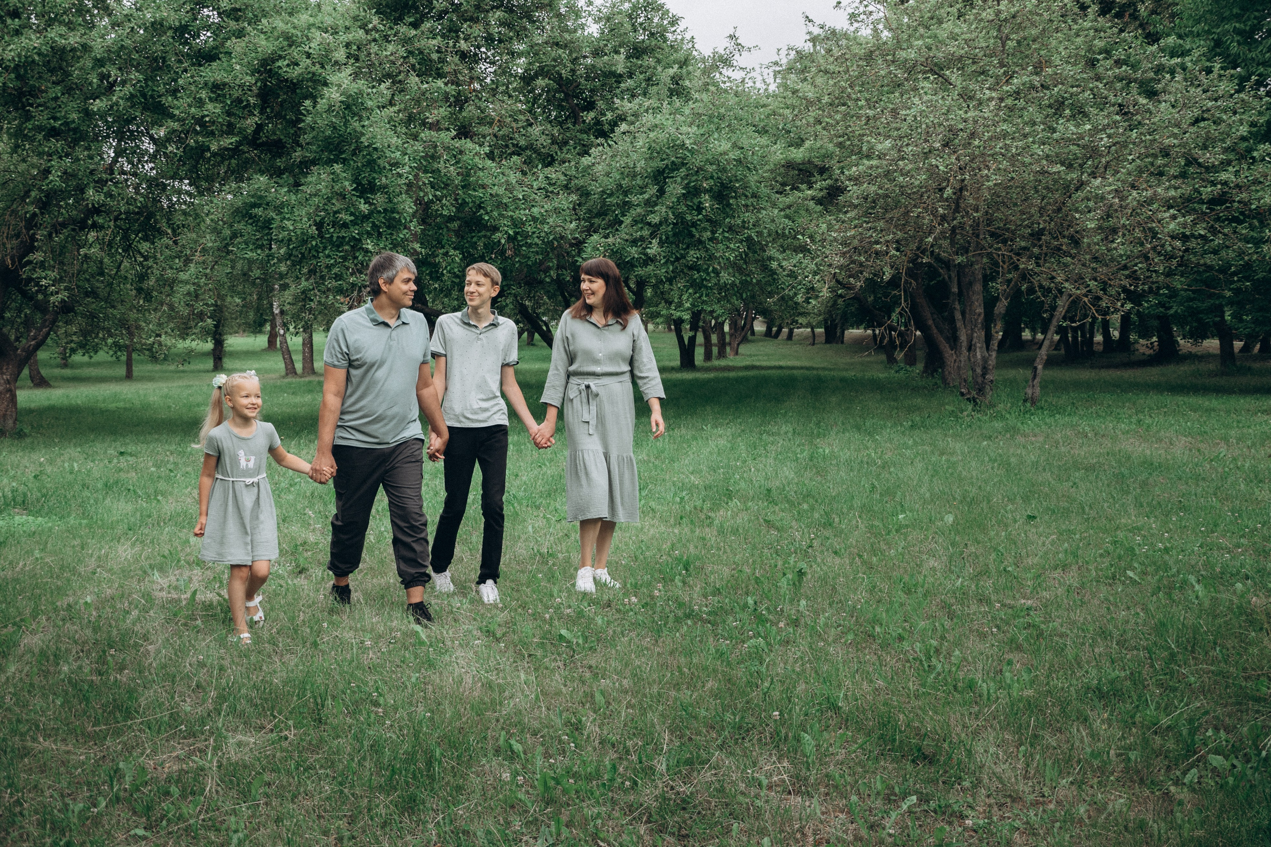 Оксана, Александр, Кира и Дима. ЛАЙФСТАЙЛ ФОТОГРАФ МАЙЯ ЯНЧУК МИНСК/ДЗЕРЖИНСК