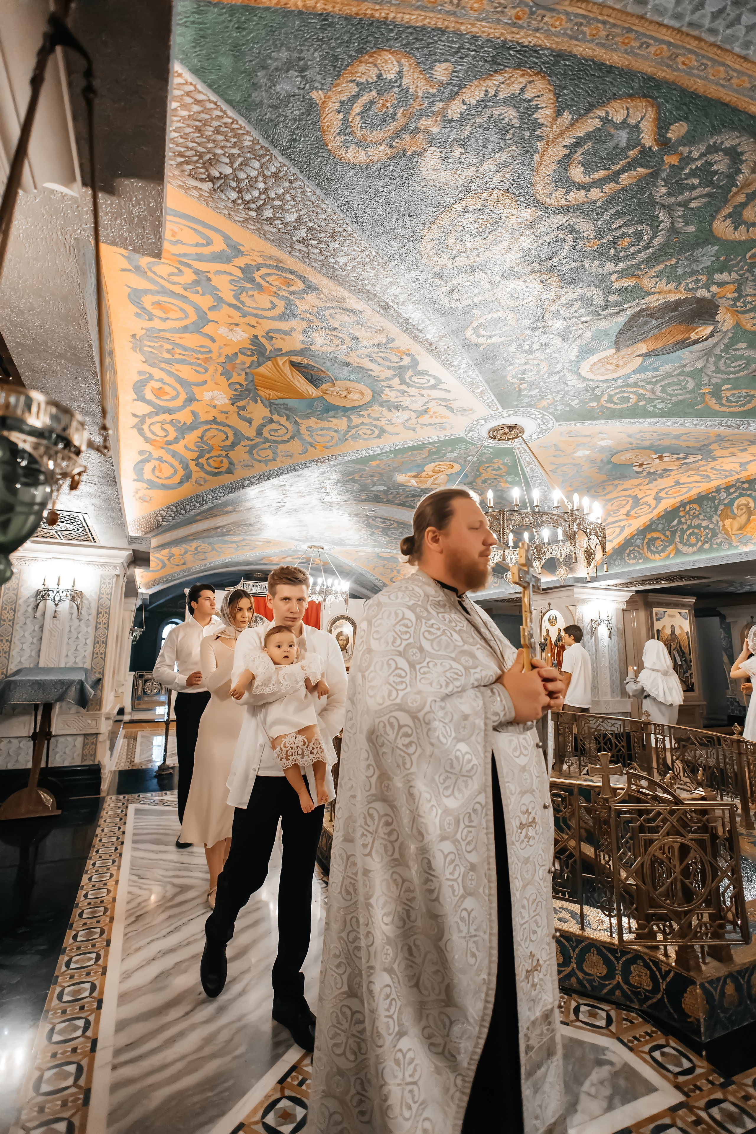 Крещение Ярославы в Сретенском монастыре. Фотограф на крещение и венчание Москва  Надежда Баланина
