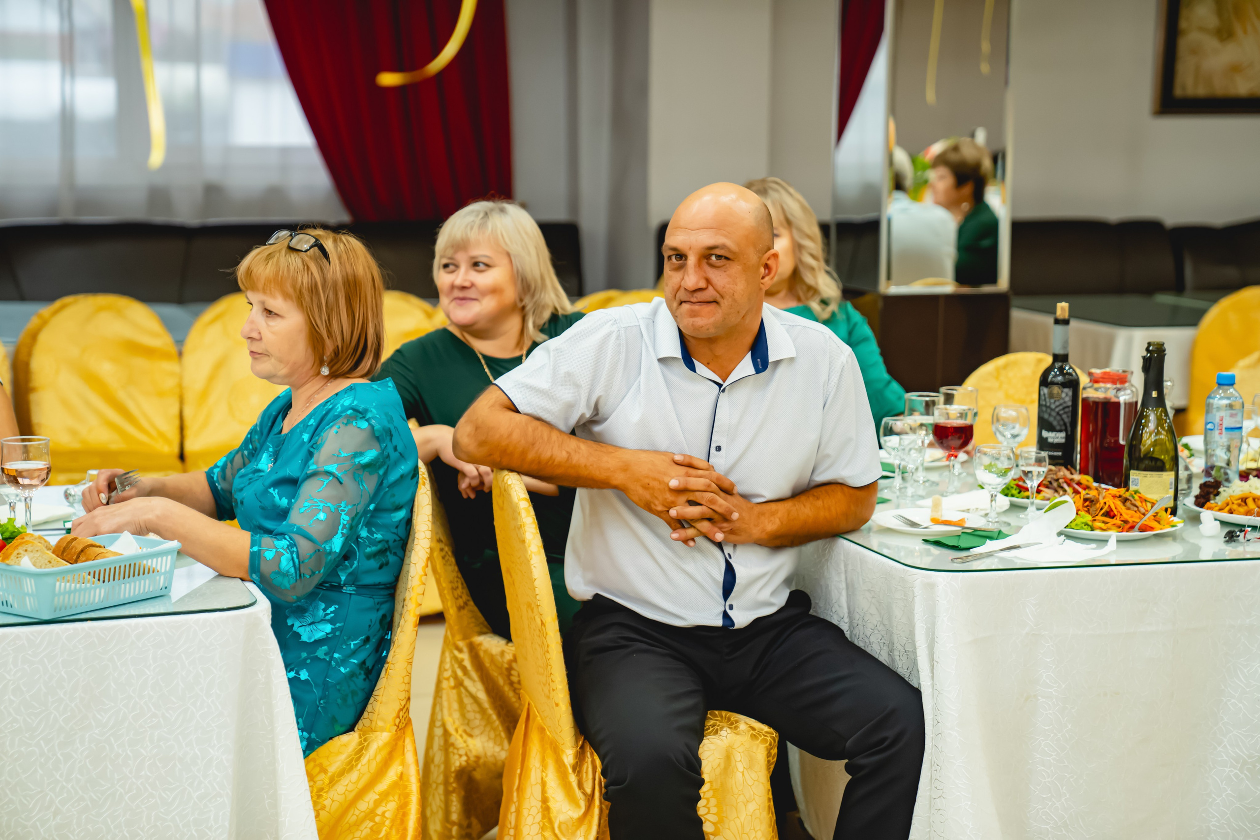 Осенняя Свадьба 2024. Занимаюсь профессиональной фотографией и живу рядом с Байкалом. Работаю в разных жанрах