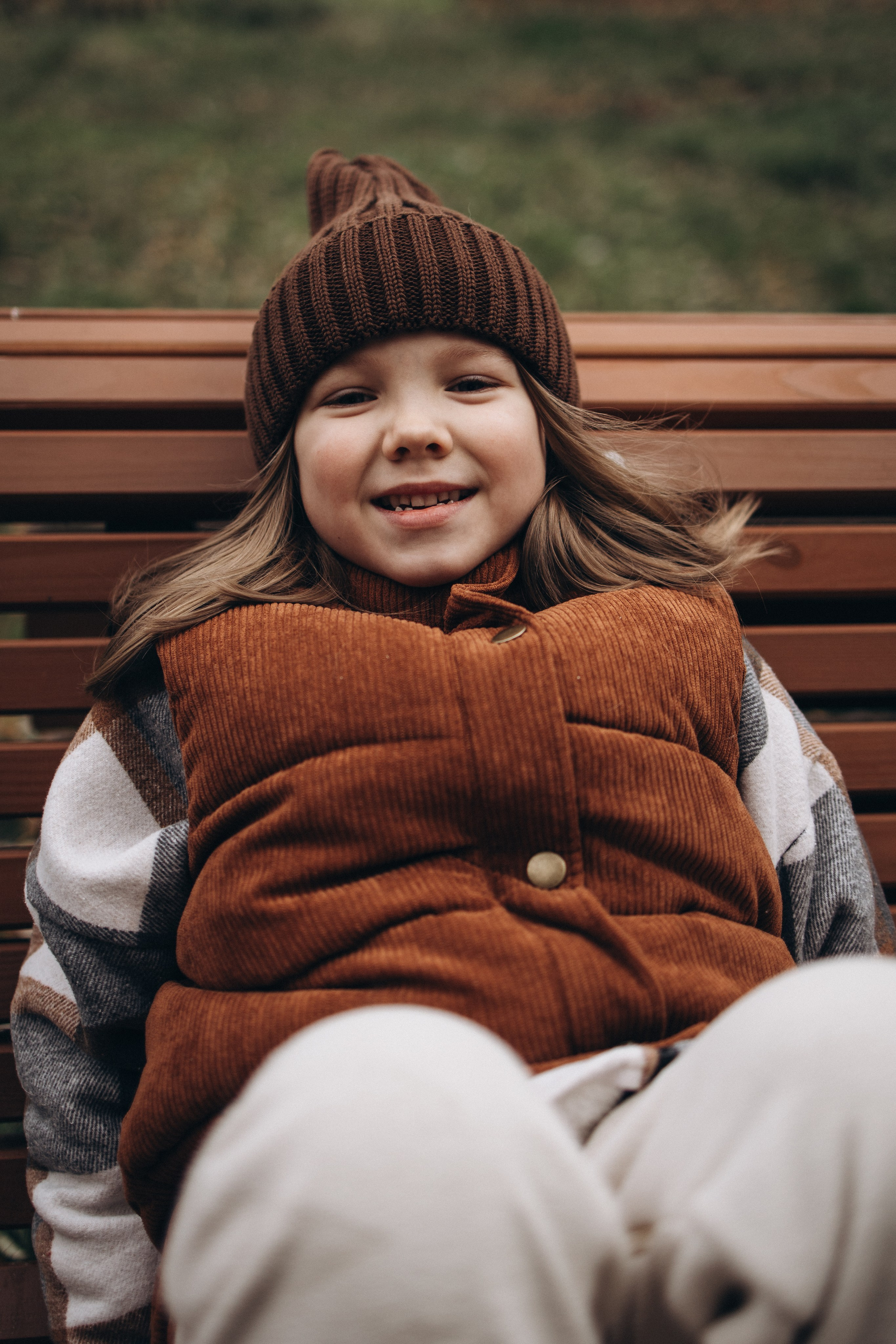 Осенняя прогулка в парке. Женя, Таня, Лера и Сэм. Семейный и детский фотограф в Москве Маргарита Сереброва