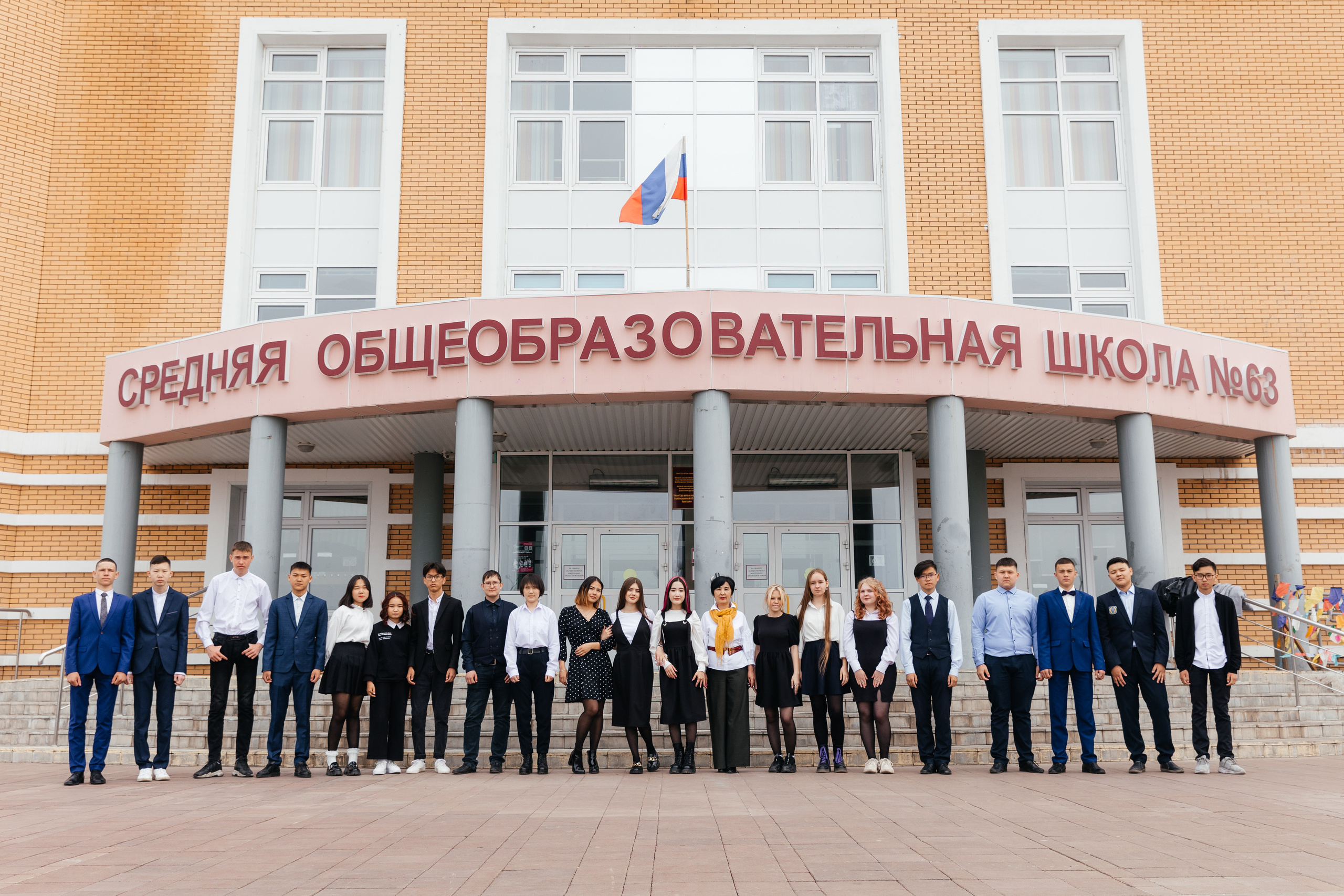 Фотосессия в школе. СОШ 63. Свадебный и семейный фотограф в Улан-Удэ