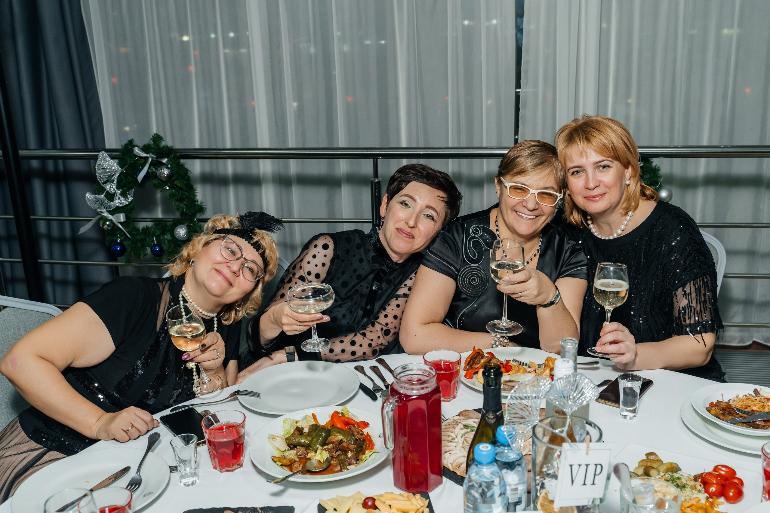 Фотограф на корпоратив. Свадебный фотограф в Новосибирске Maxfotonsk (Максим Сысолятин)