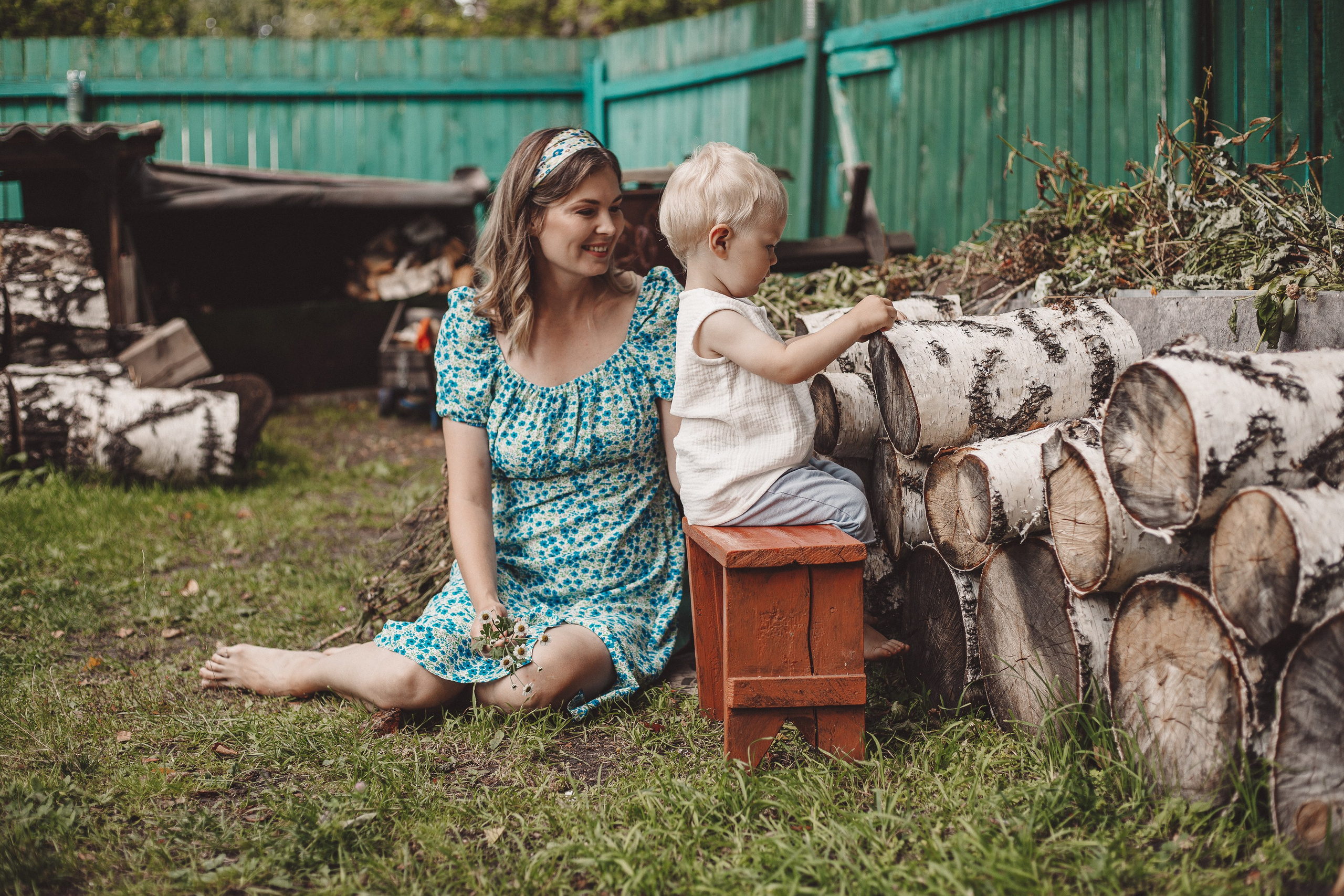 Семейная фотосессия - Люба и Платон: дачное детство. Семейный и женский фотограф Кемерово Мария Степ