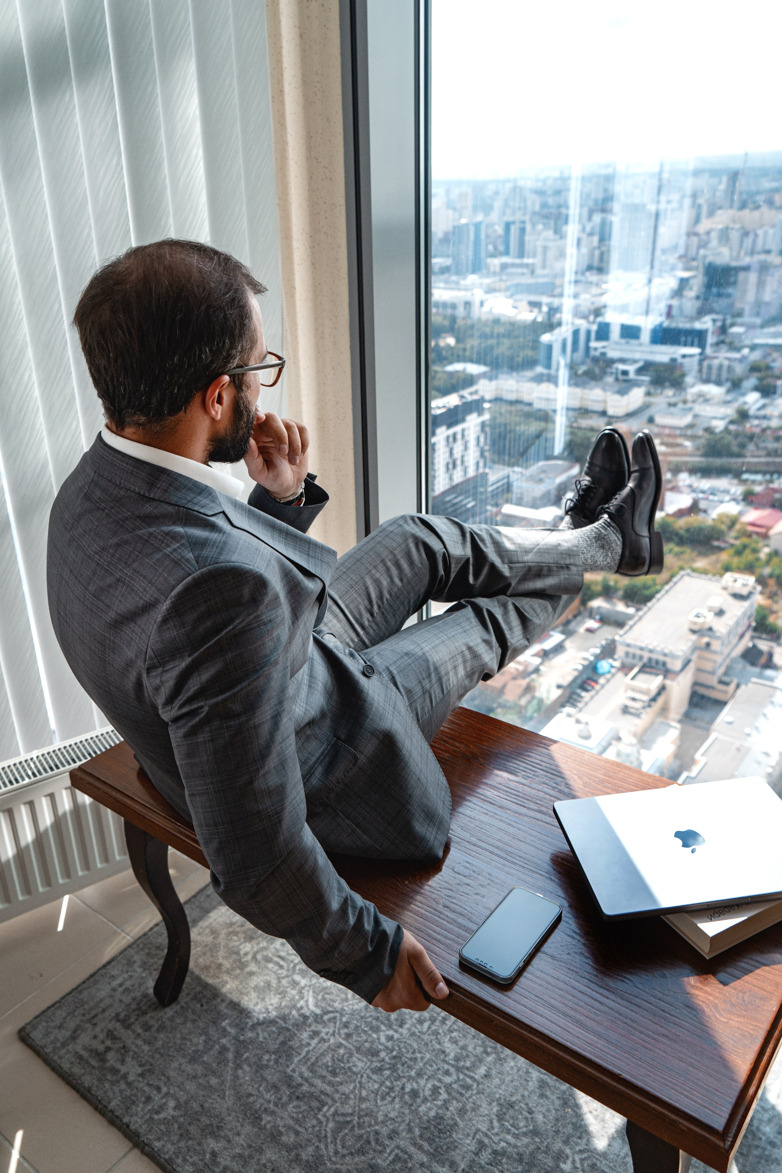 Деловые Портреты женщин и мужчин. Студийный и Рекламный Фотограф в Екатеринбурге Сергей Минин