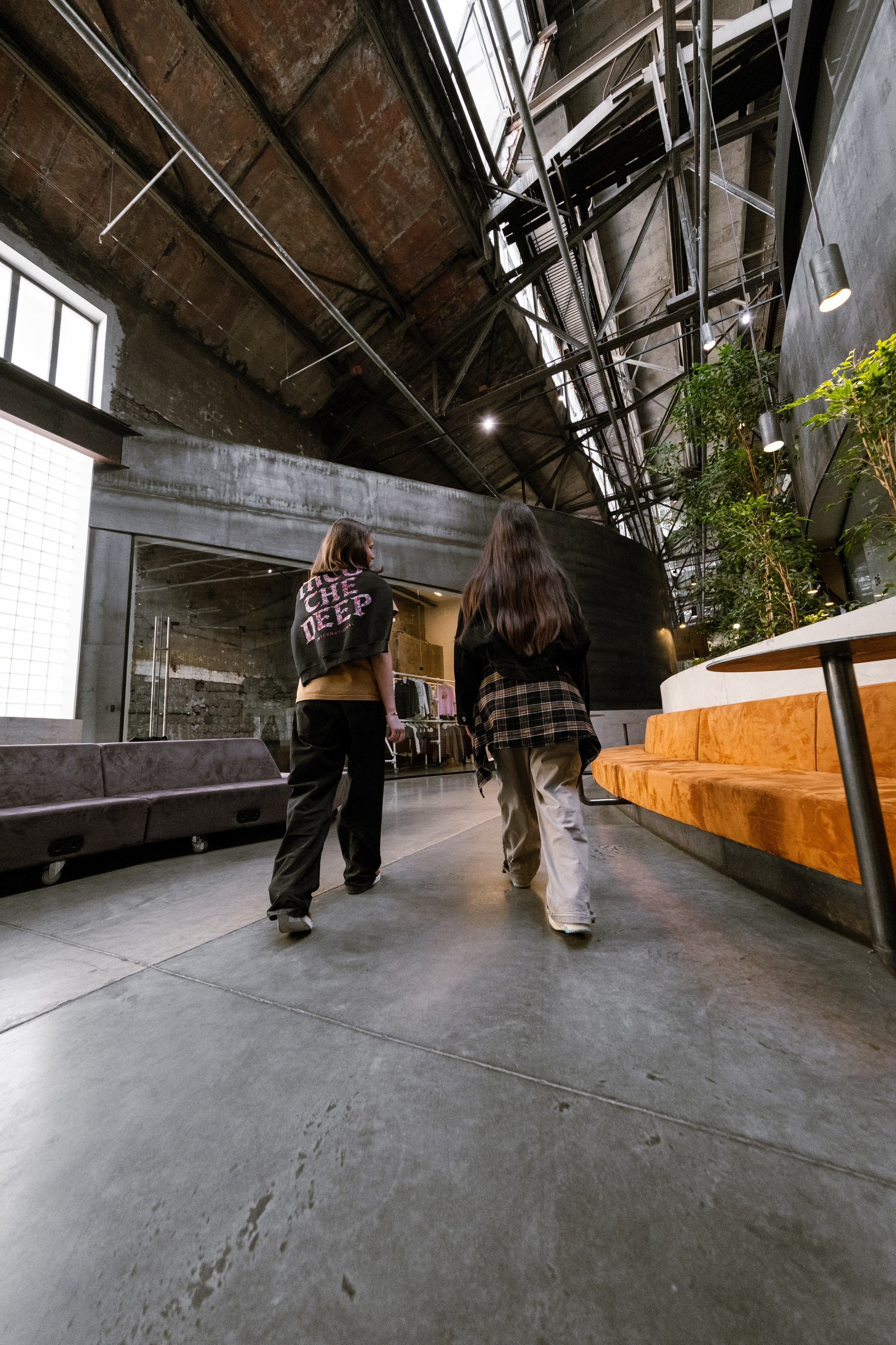 QSC 24. LIYALEE PHOTO