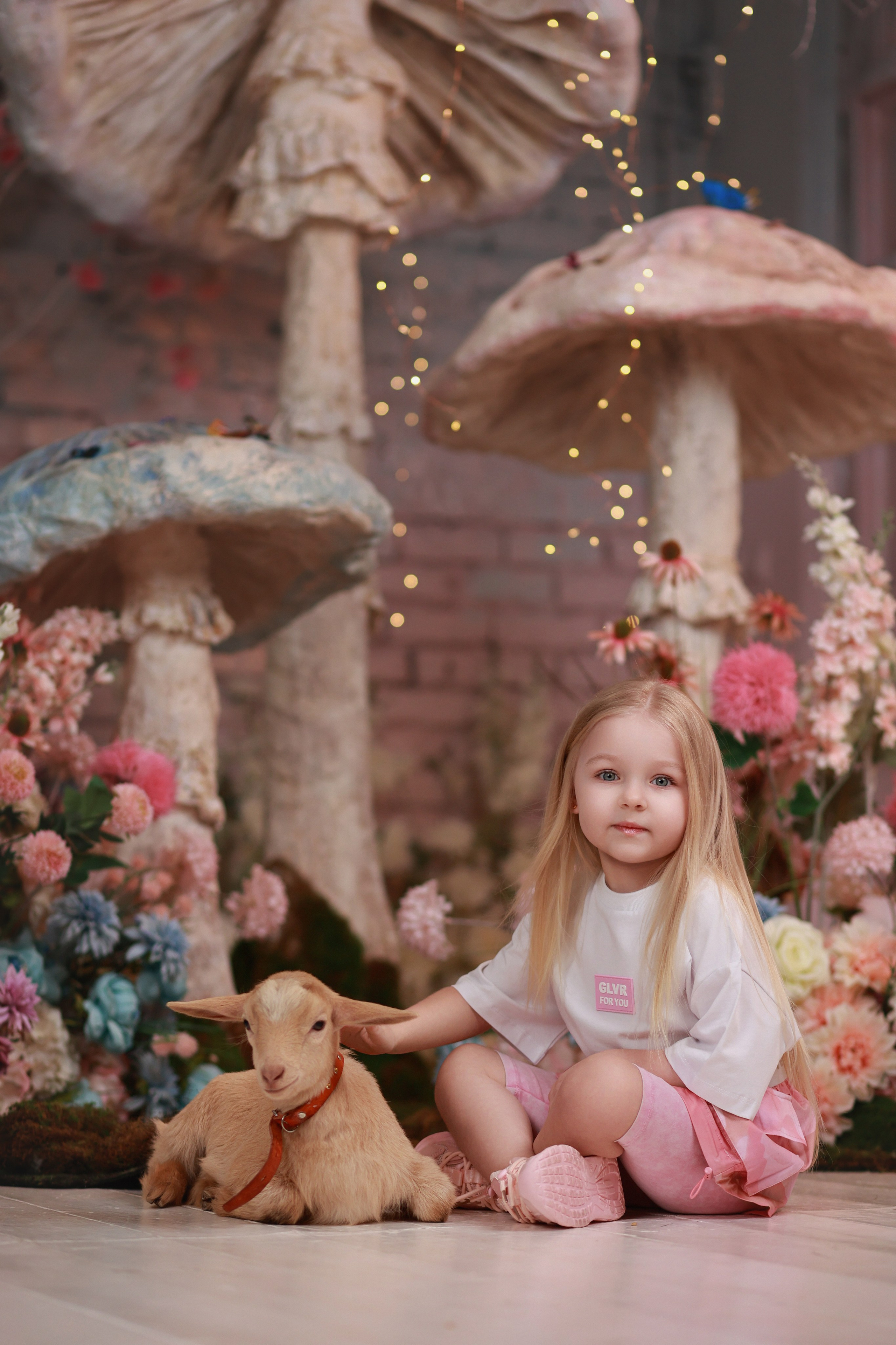 Фотопроект с козочкой и кроликами. Детский семейный фотограф Краснодар