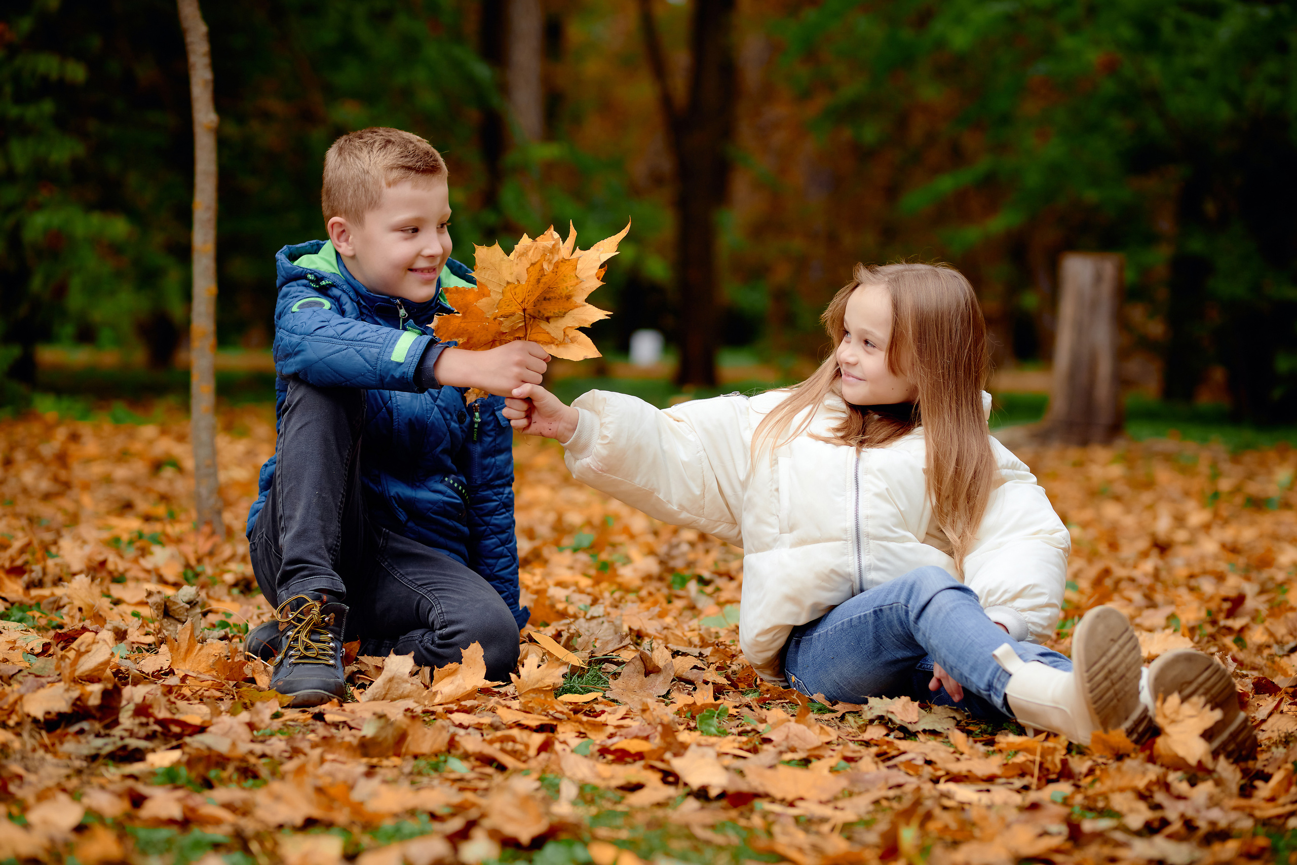 Сьемка на выпускнык альбомы на улице таганрог. Фотограф Выпускные альбомы Таганрог Сергей Коробченко