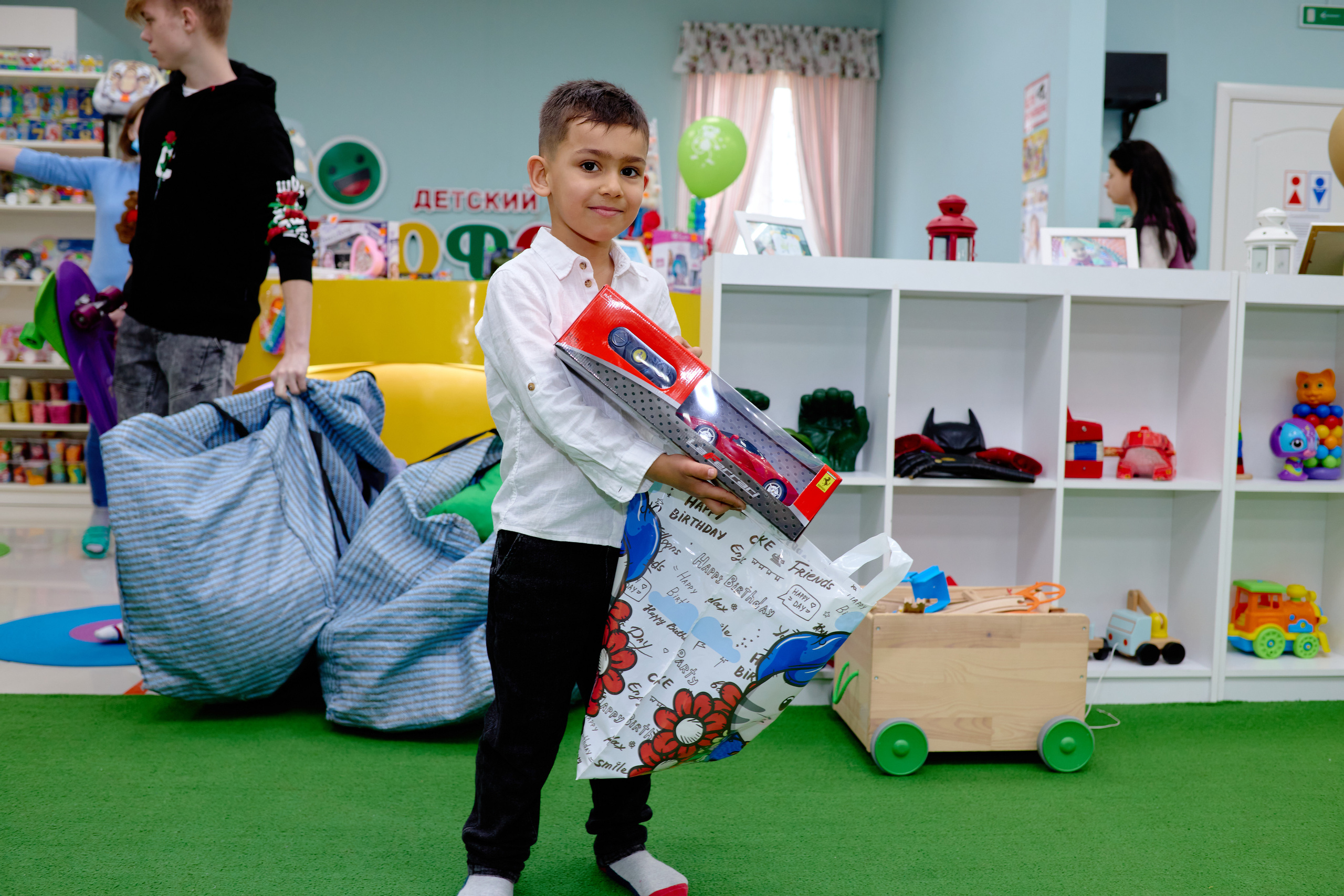 Детская репортажная сьемка. Фотограф Выпускные альбомы Таганрог Сергей Коробченко