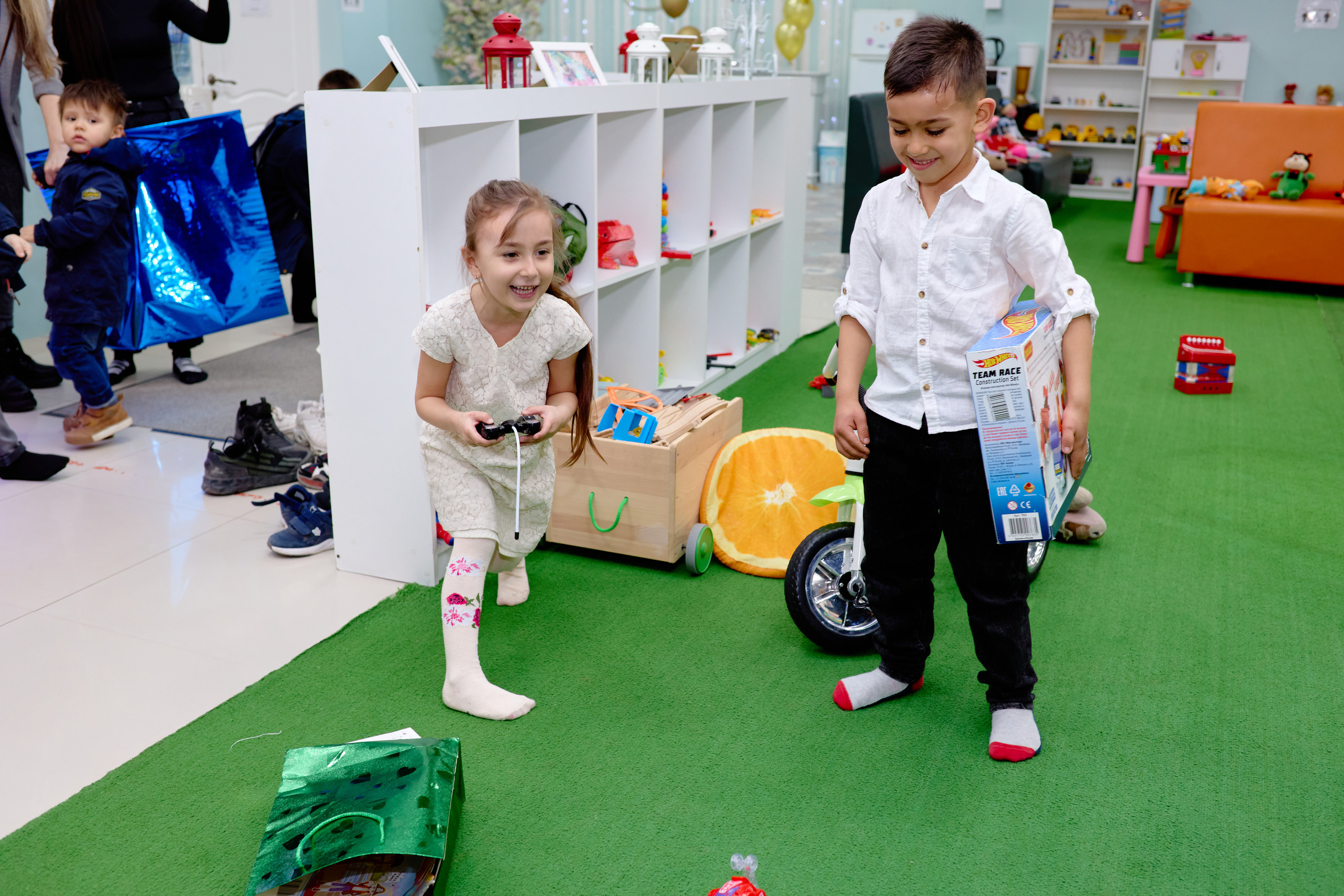 Детская репортажная сьемка. Фотограф Выпускные альбомы Таганрог Сергей Коробченко