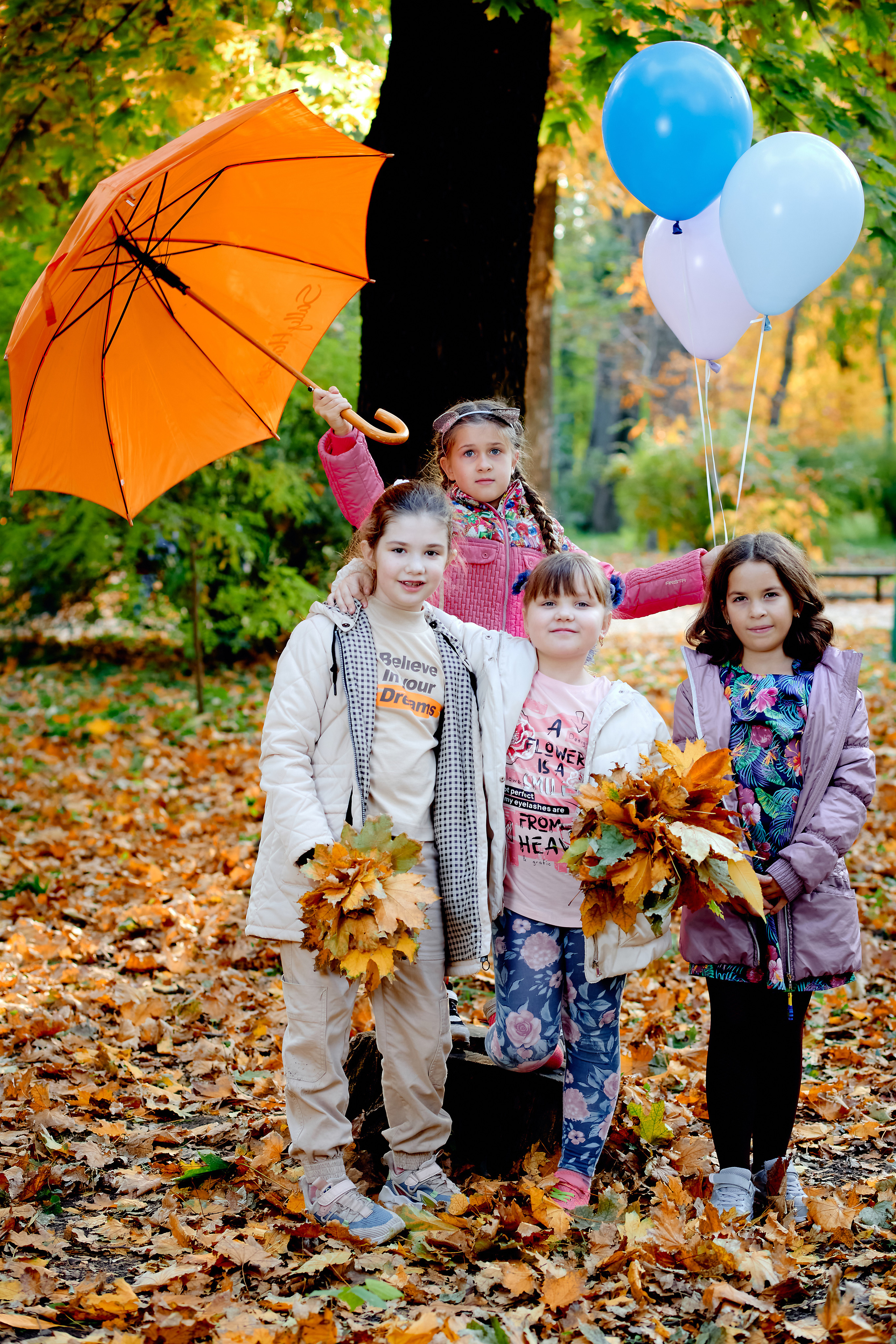 Сьемка на выпускнык альбомы на улице таганрог. Фотограф Выпускные альбомы Таганрог Сергей Коробченко
