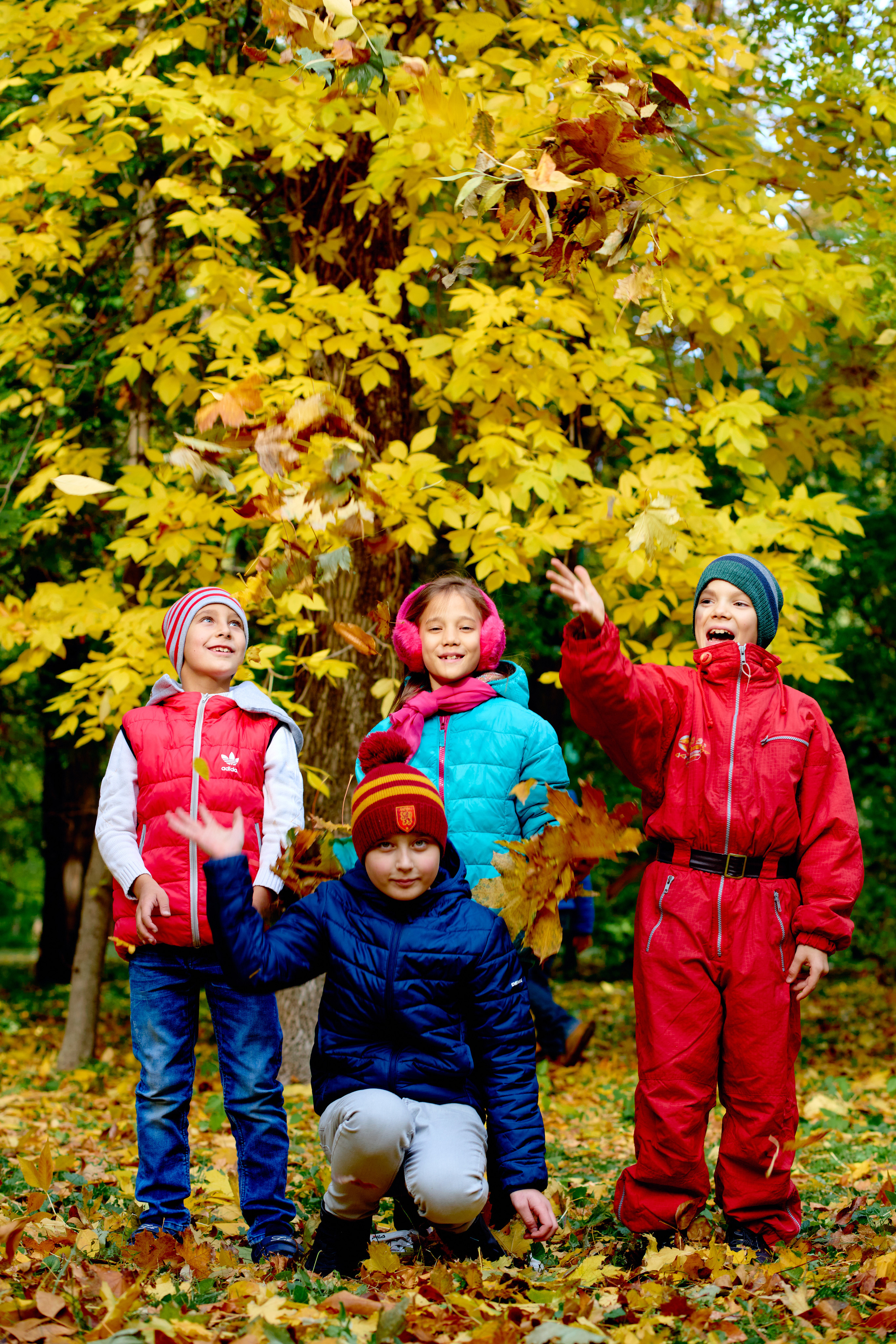 Сьемка на выпускнык альбомы на улице таганрог. Фотограф Выпускные альбомы Таганрог Сергей Коробченко