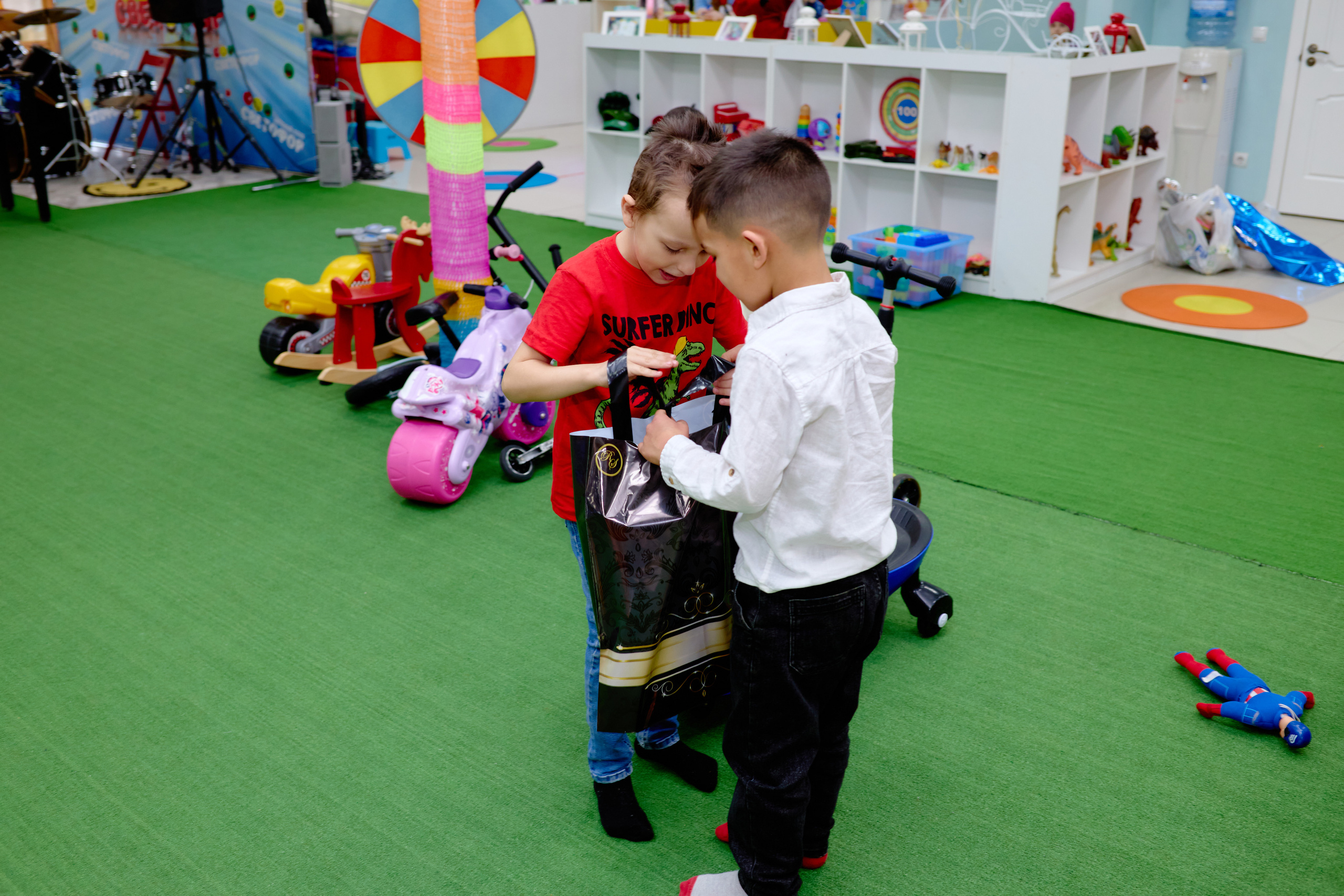 Детская репортажная сьемка. Фотограф Выпускные альбомы Таганрог Сергей Коробченко