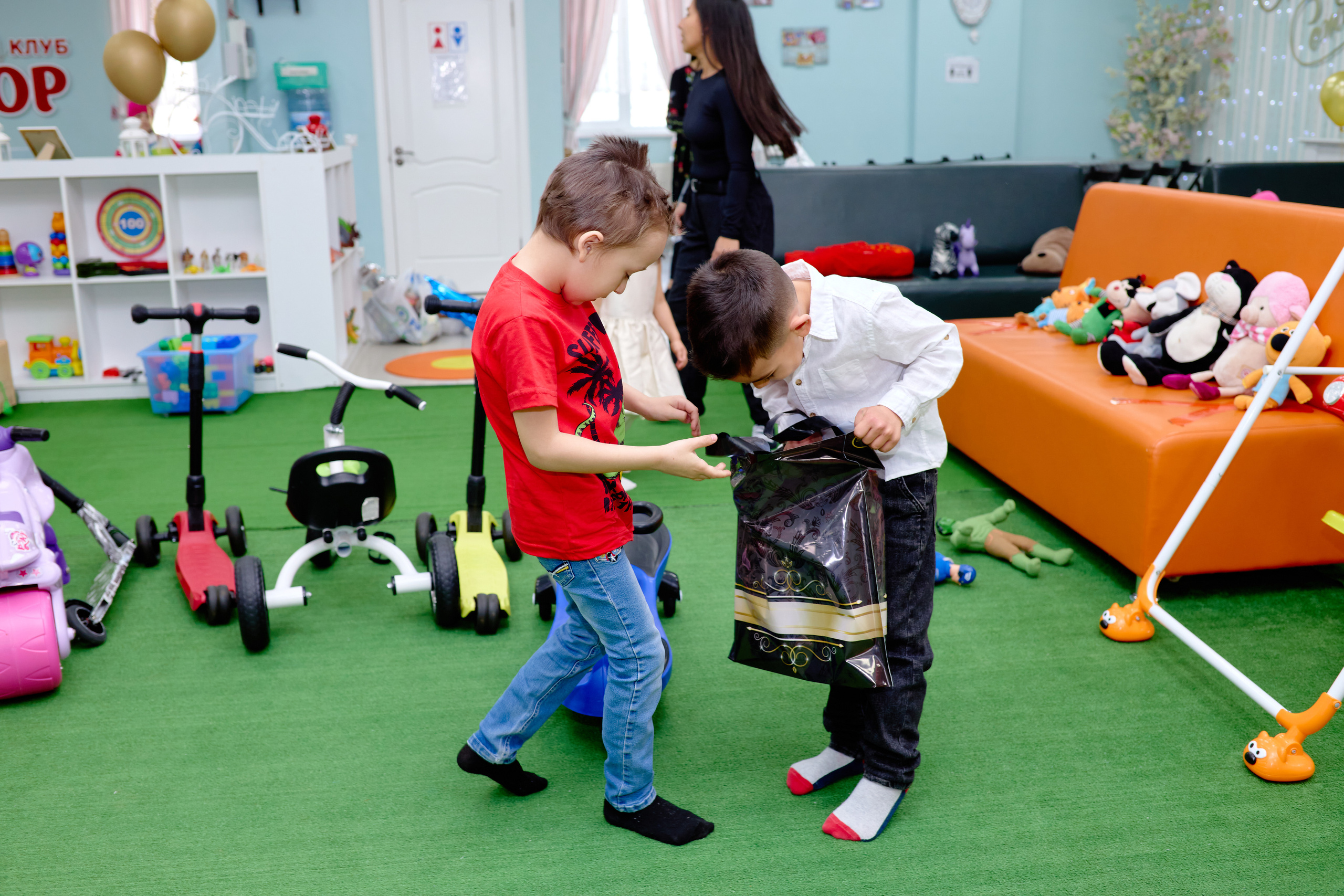 Детская репортажная сьемка. Фотограф Выпускные альбомы Таганрог Сергей Коробченко