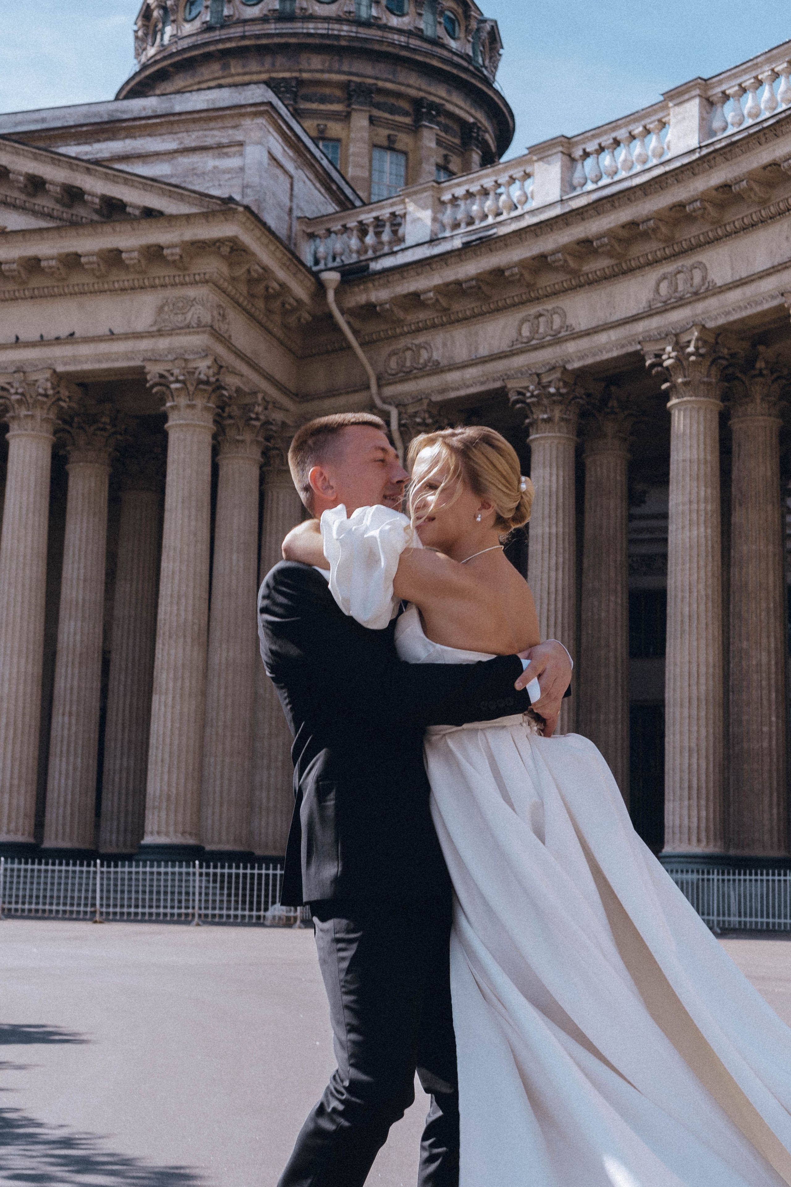 СВАДЕНБНАЯ СЬЕМКА НА КАТЕРЕ ПО КАНАЛАМ САНКТ-ПЕТЕРБУРГА И В АКВАТОРИИ НЕВЫ. Профессиональный фотограф, Санкт-Петербург — Виктория Богомолова