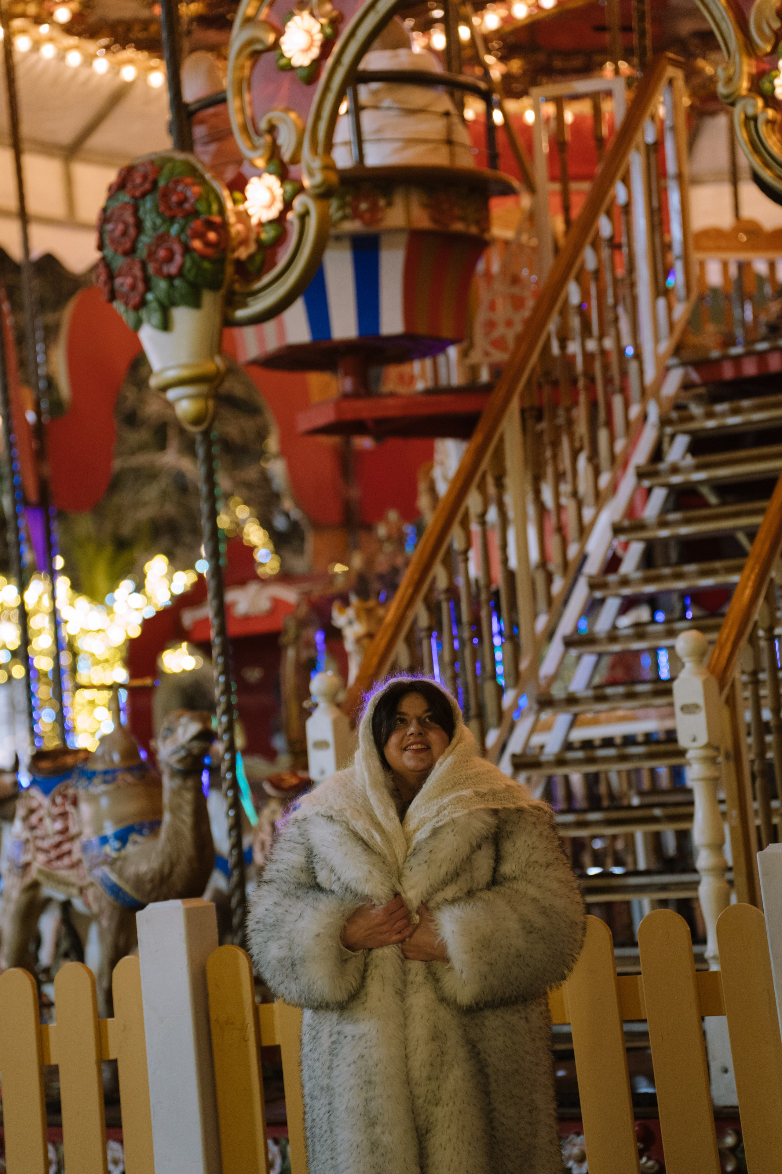 ПРОГУЛКА НА МАНЕЖНОЙ ПЛОЩАДИ ДЛЯ ДЕВУШКИ ПЕРЕД НОВЫМ ГОДОМ (НОВОГОДНЯЯ ФОТОСЕССИИЯ НА МАНЕЖНОЙ ПЛОЩАДИ). Профессиональный фотограф, Санкт-Петербург — Виктория Богомолова