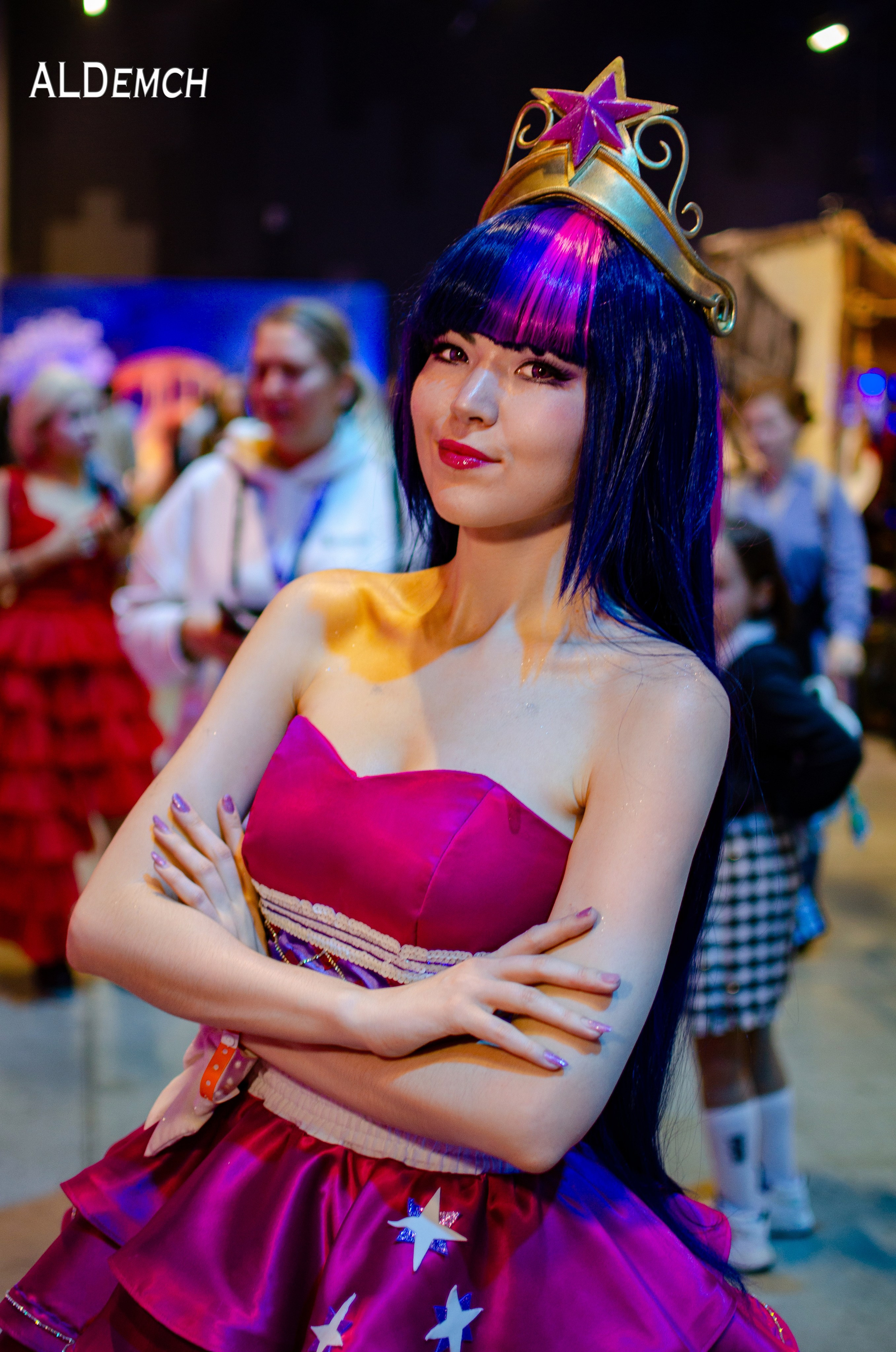 Аниме картинки персонажей и косплей фото в России Москве