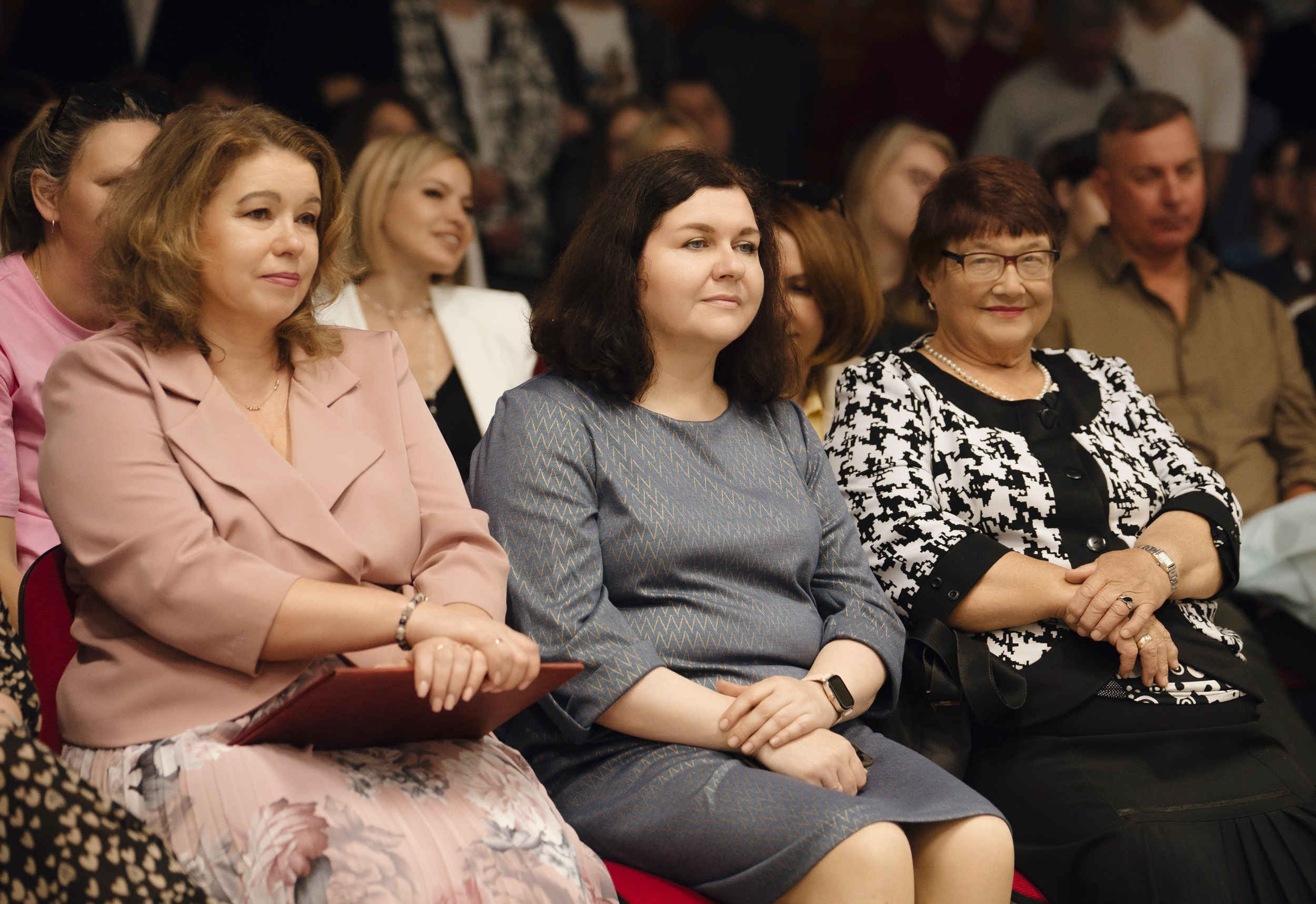 Линейка/Последний звонок АТШ. Photoalbum-vl.ru
