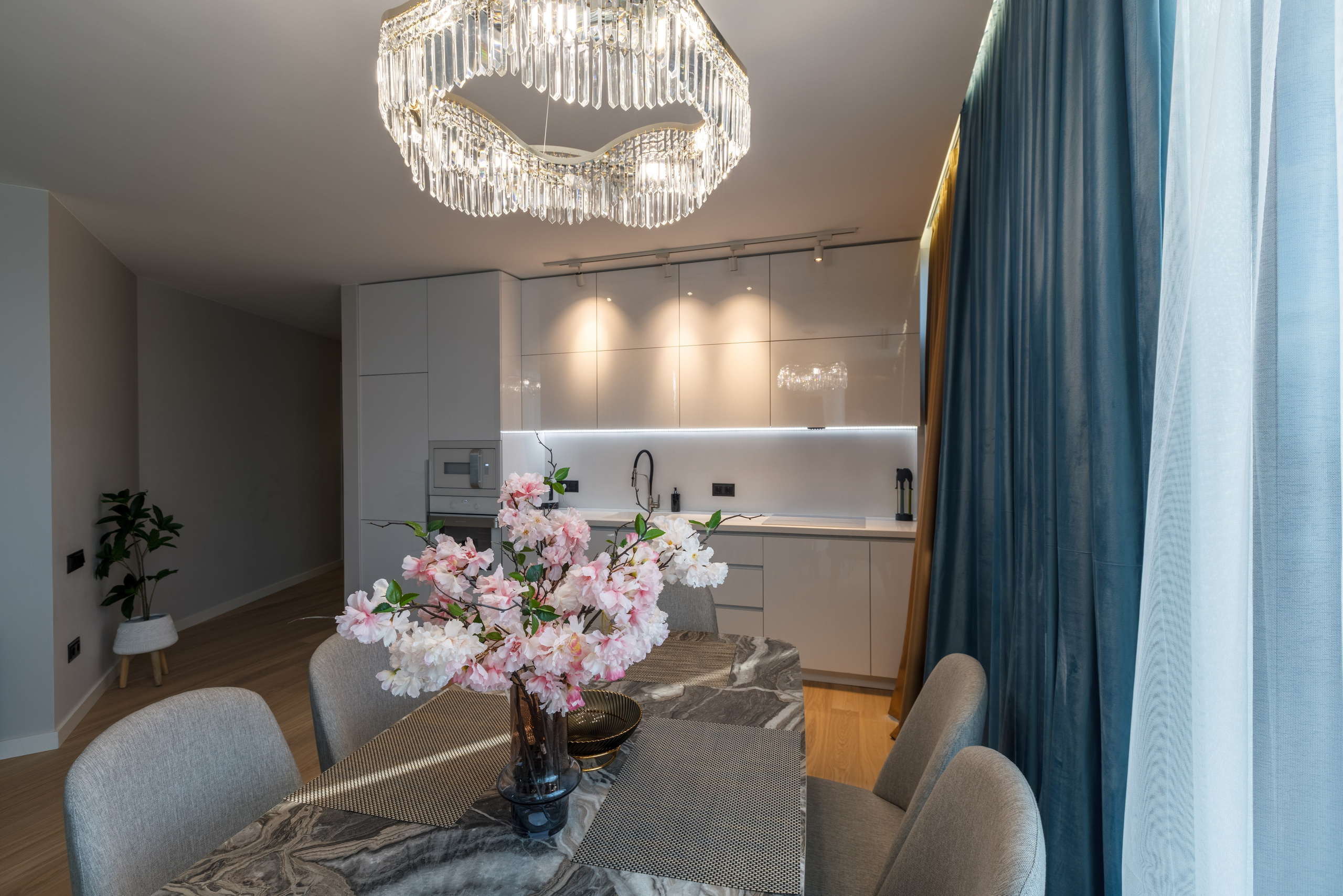 BELLEVUE RESIDENCE by HILTON. Режиссёр, клипмейкер, фотограф — Андрей Охота