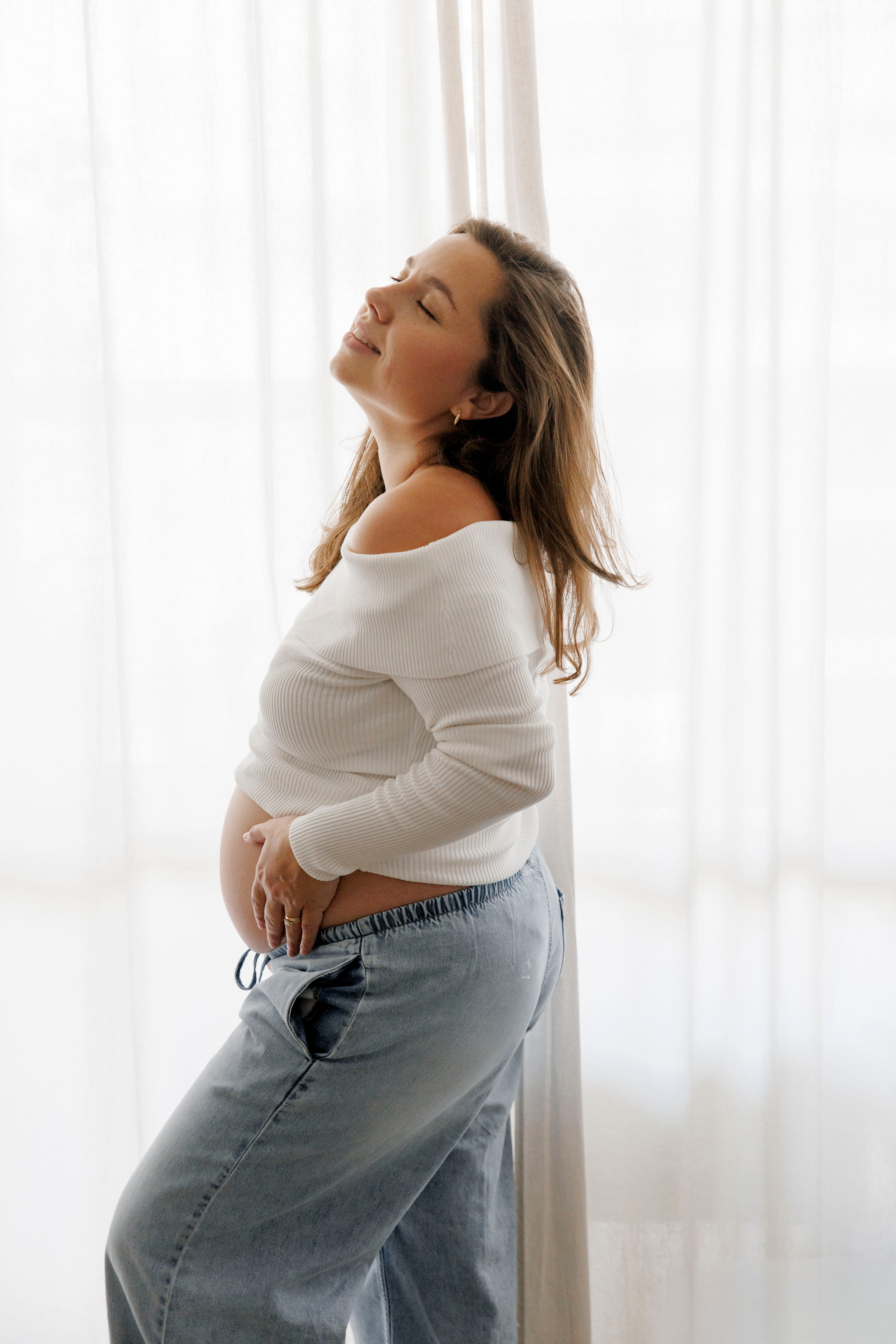 Pregnancy & Family photoshoot at home. Wedding and family photographer