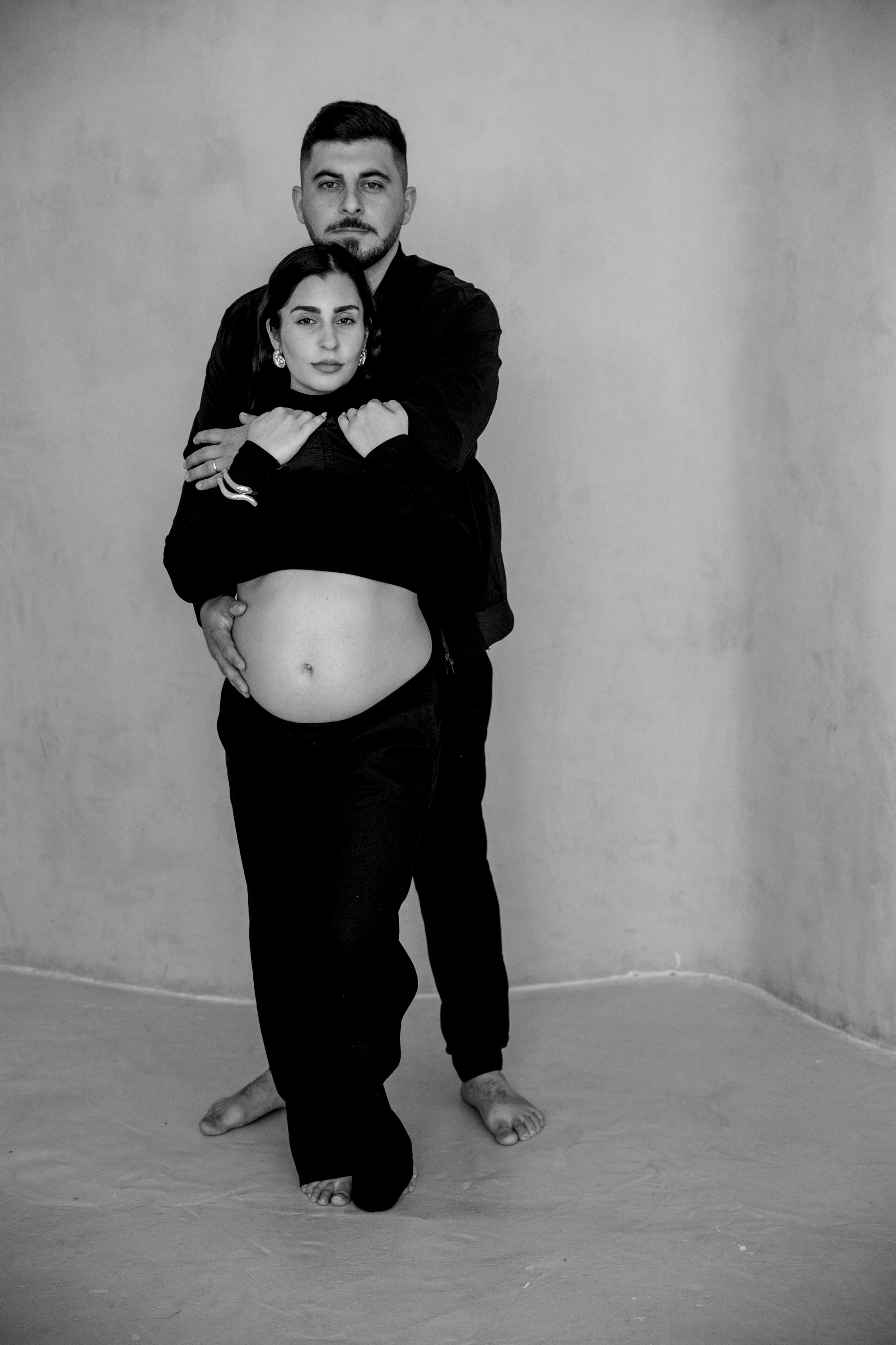 Pregnancy photoshoot inside the Grey Studio. Главная