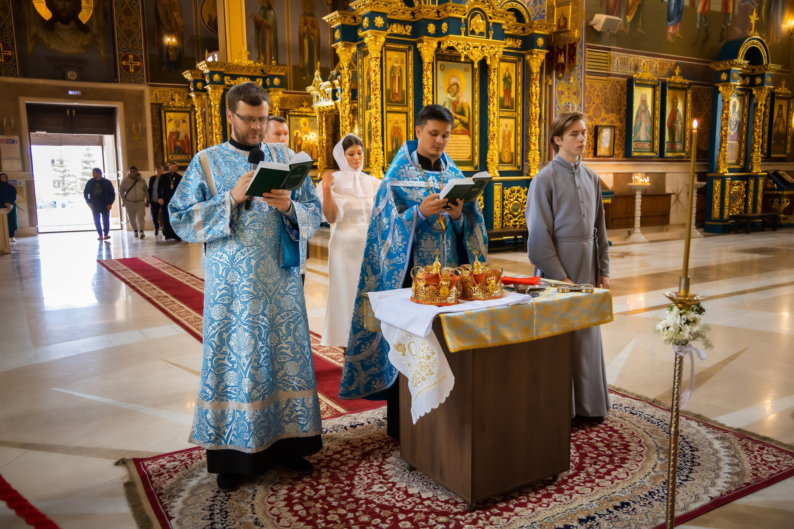 В Храме. Семейный и Свадебный фотограф в Астане Александр Астапов