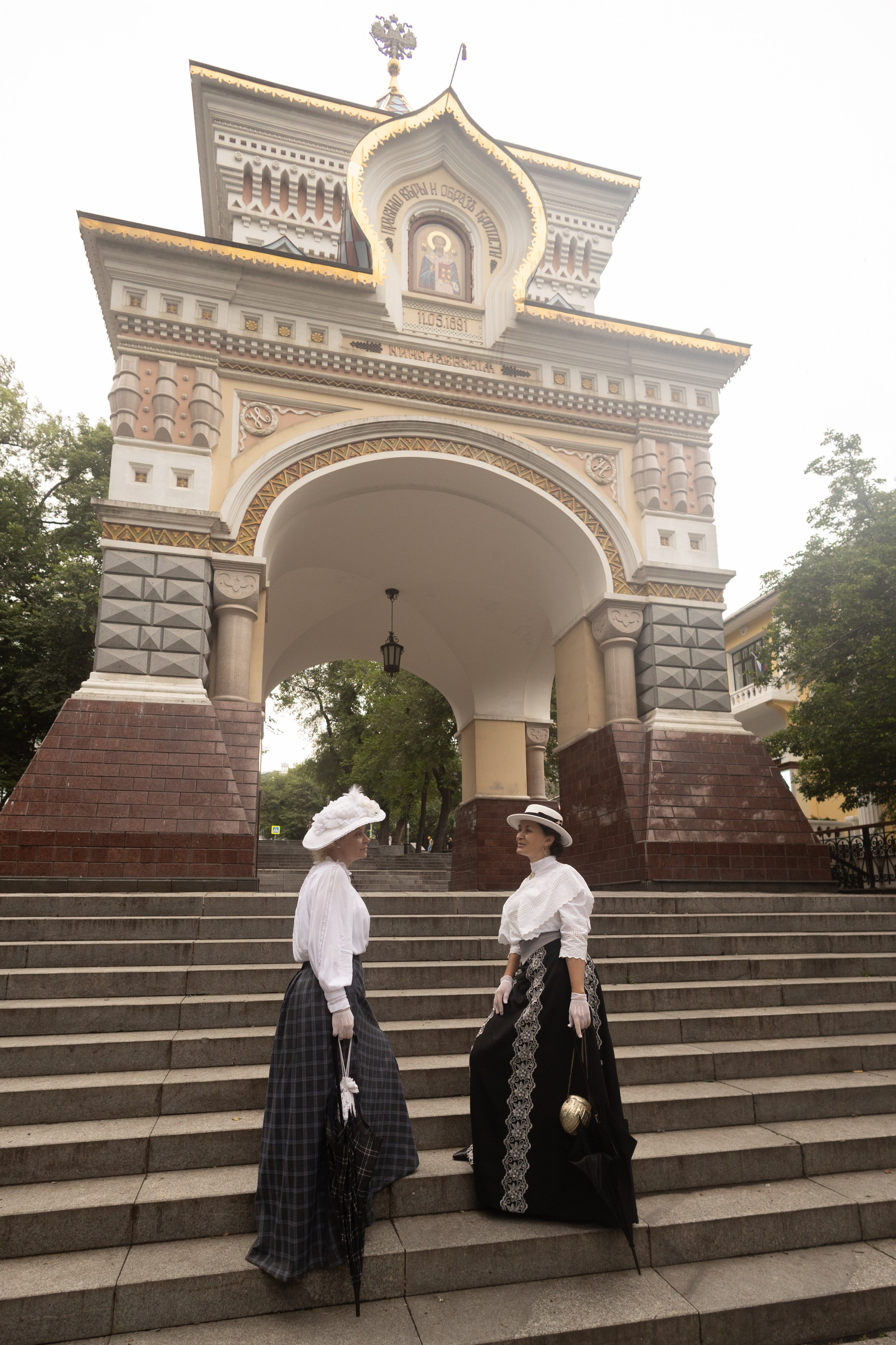 Городской портрет. Евгения и Александра. Репортажный Фотограф во Владивостоке и России Осипчук Дмитрий