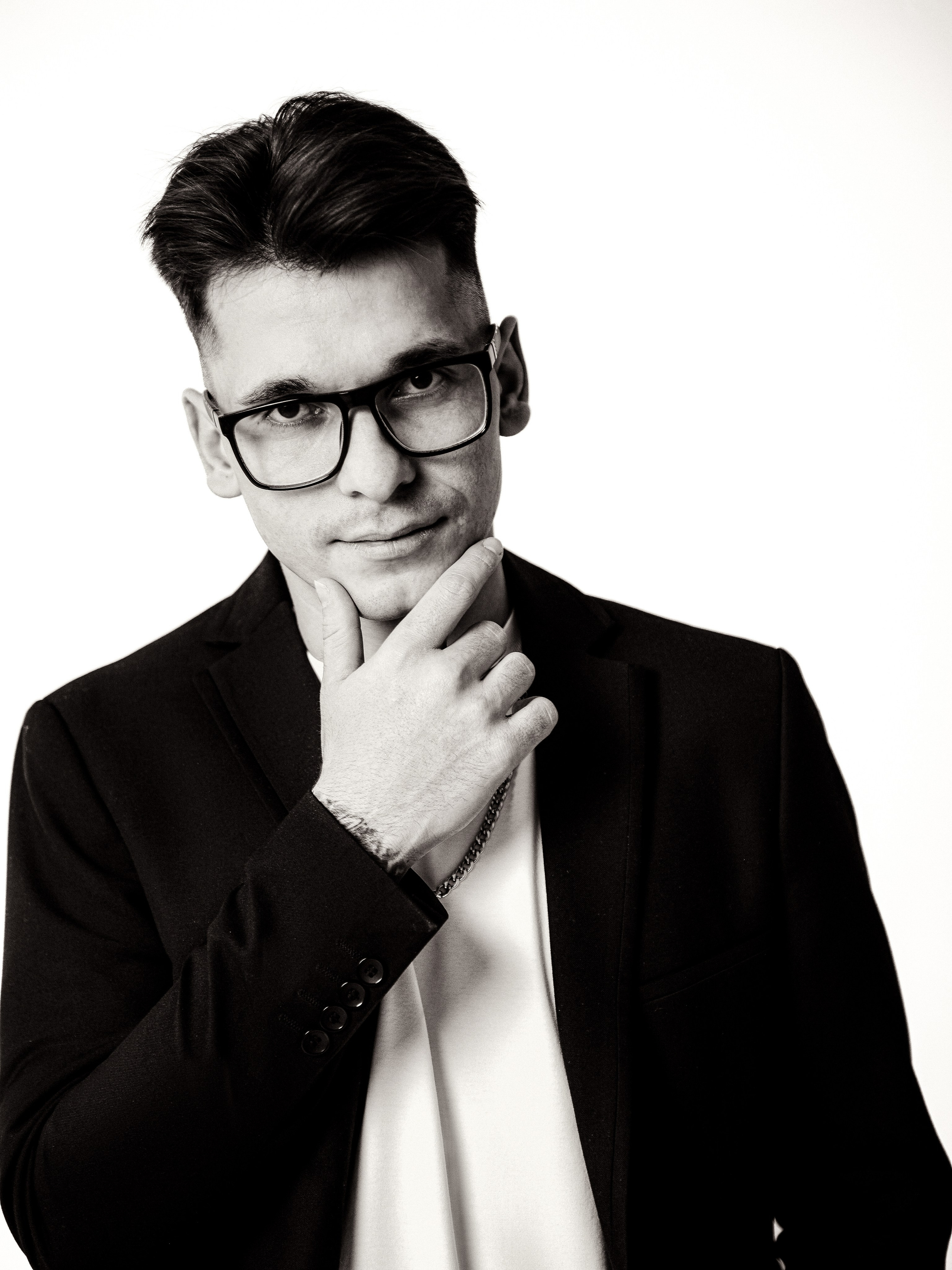 Мужская фотосессия | Премиальный мужской портрет | Фотограф Яна Иванова. Фотограф в Новосибирске и Москве — свадьбы, портреты, бренды | Яна Иванова