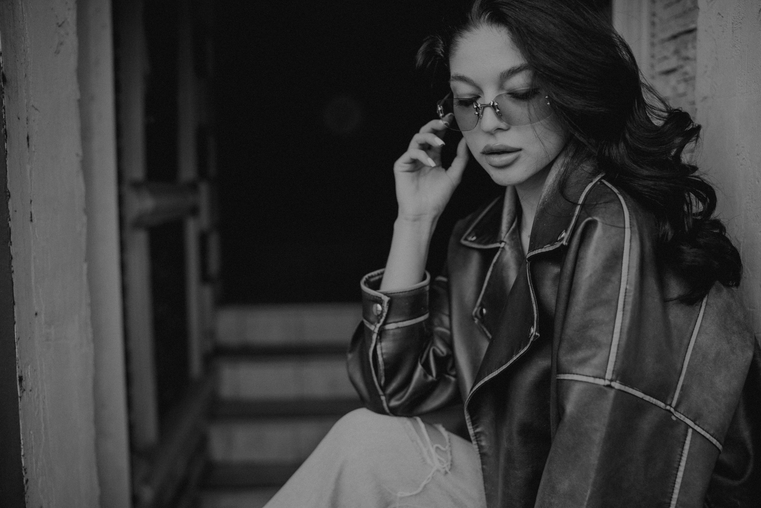 Фотосессия девушки в кафе