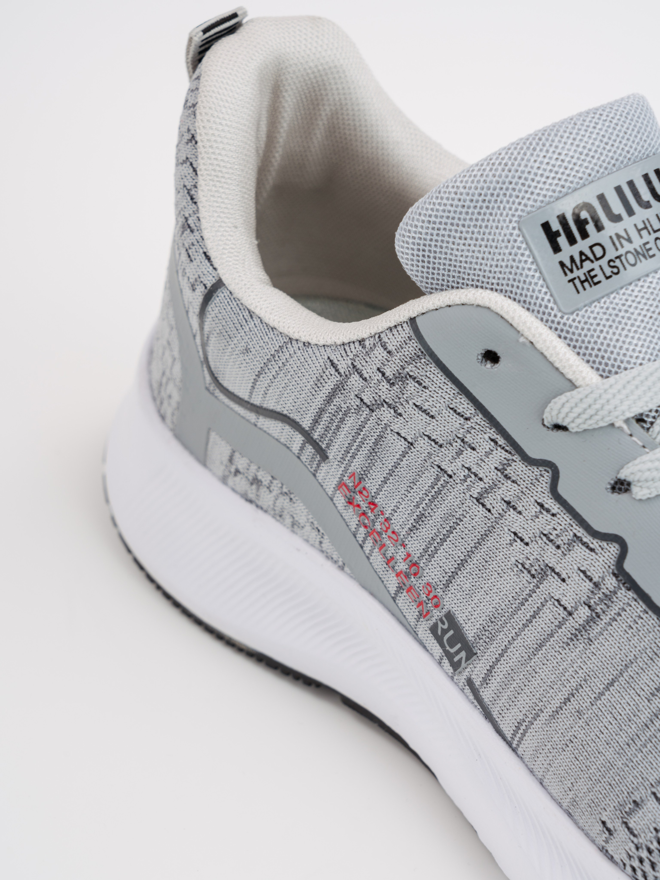 Предметная съемка и продакшн видео обуви для каталога, сайта, маркетплейсов. Студия коммерческой съемки ХВОЯ