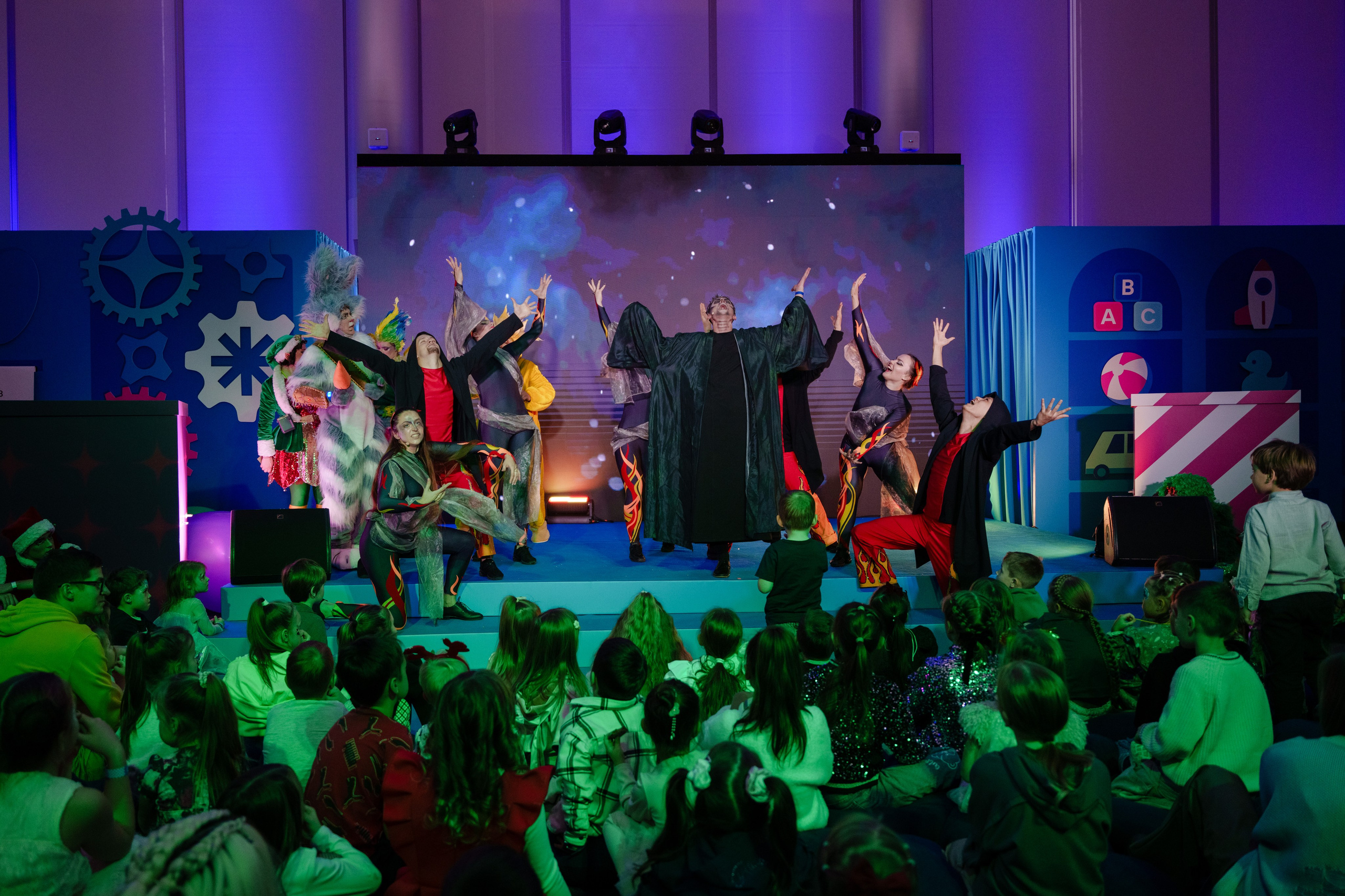 Репортажный фотограф VK Елка. Репортажный фотограф Москва Сергей Дружинин